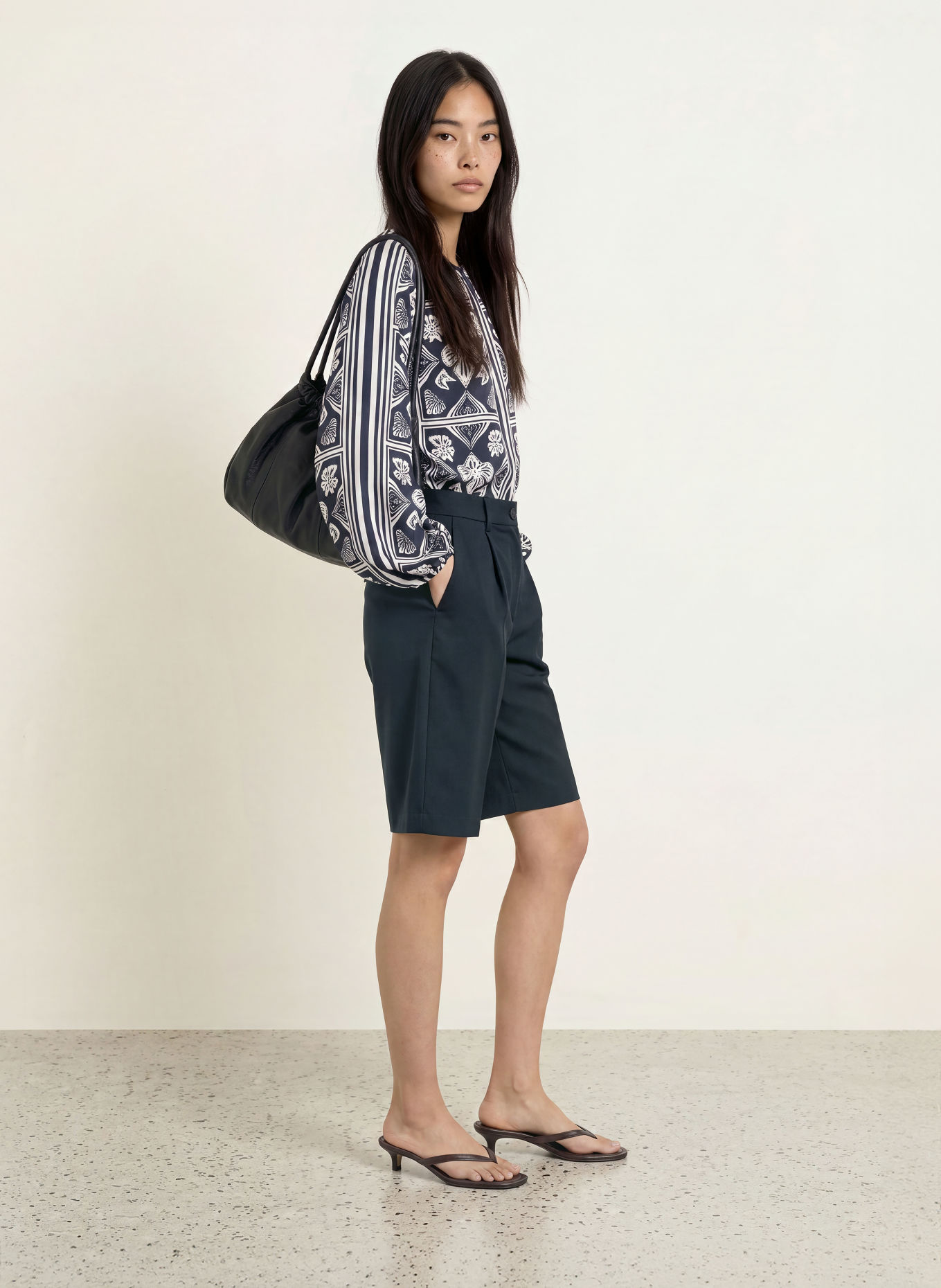 MOS MOSH Blusenshirt MMMILKEY aus Satin: DUNKELBLAU / WEISS