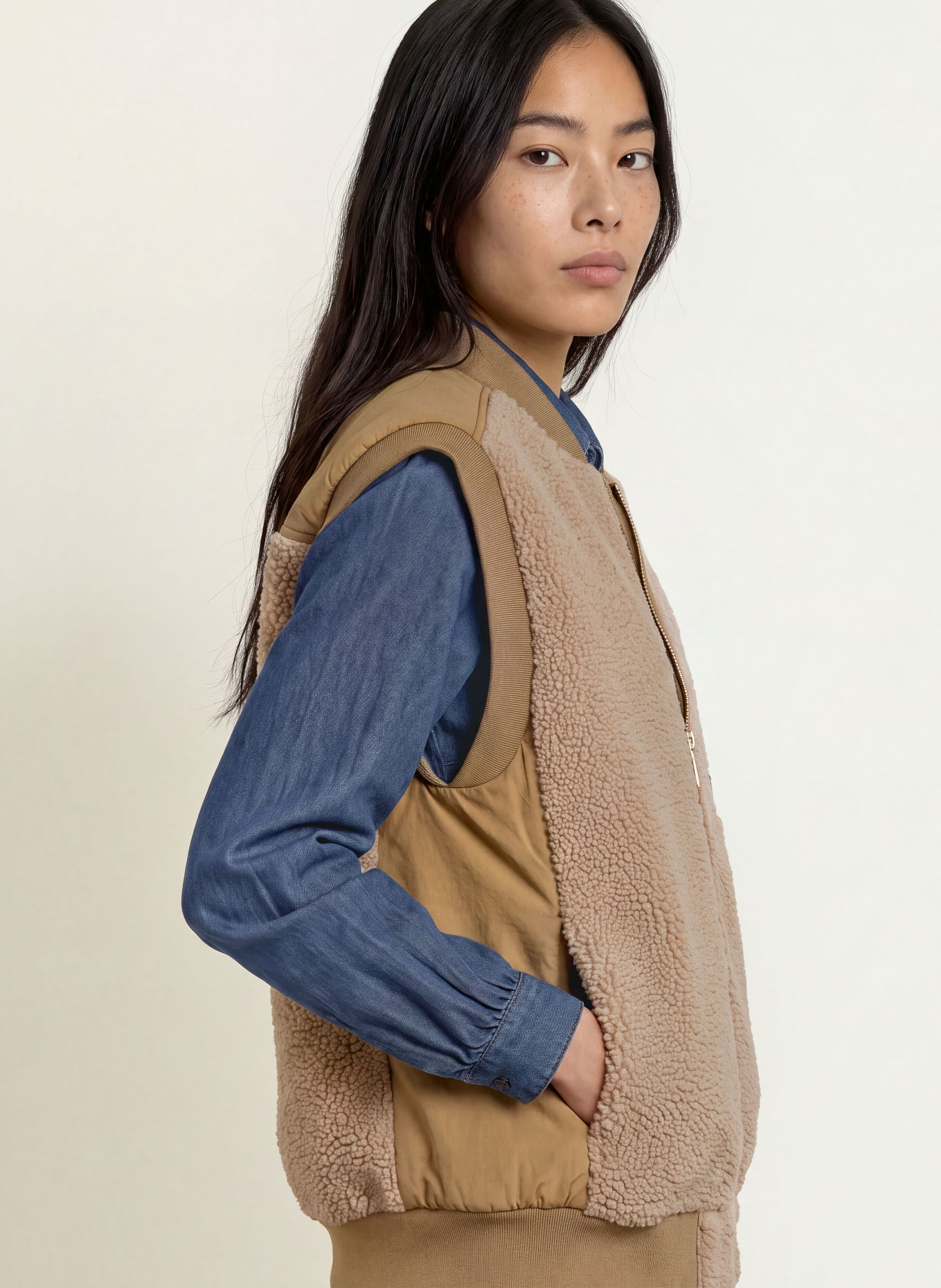 MOS MOSH Teddyvacht-bodywarmer MMJOVO in een mix van materialen: LICHTBRUIN / BRUIN / KAKI