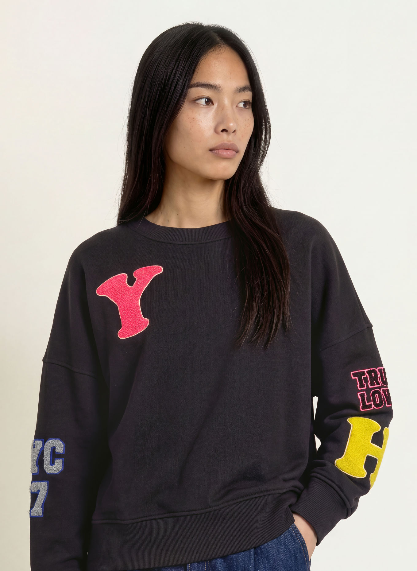yippie hippie Sweatshirt: ZWART / ROZE / GEEL