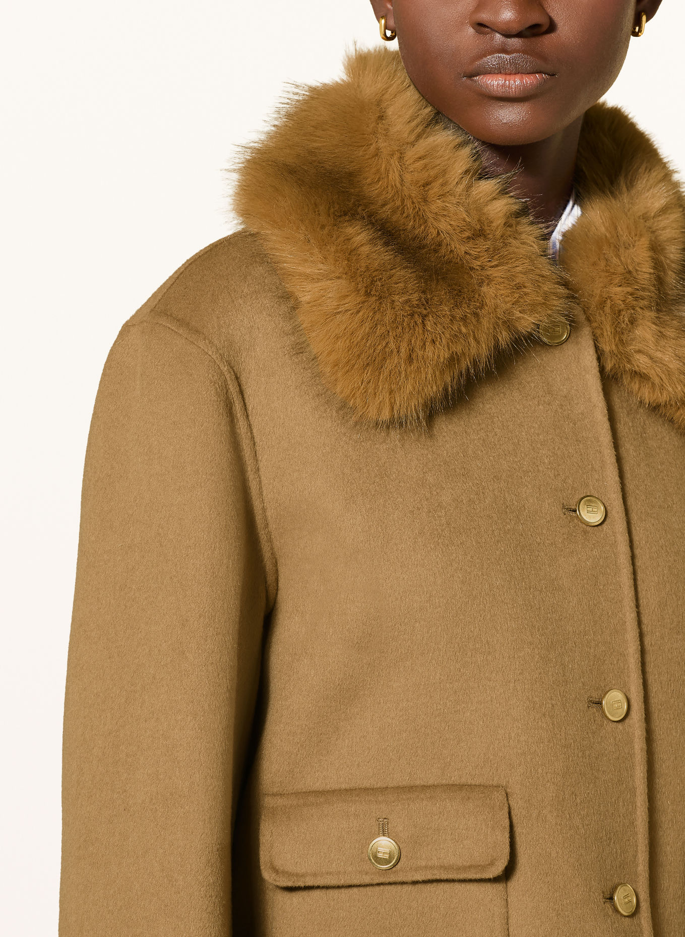 TOMMY HILFIGER Kurtka pudełkowa z odpinanym kołnierzem ze sztucznego futra: CAMELOWY