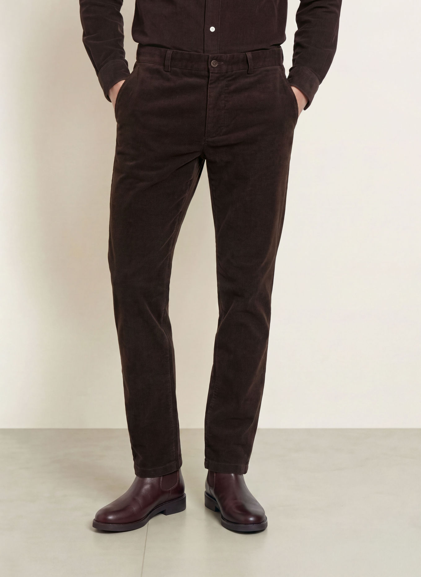 TOMMY HILFIGER Cordchino DENTON Slim Straight Fit: MÖRKBRUN