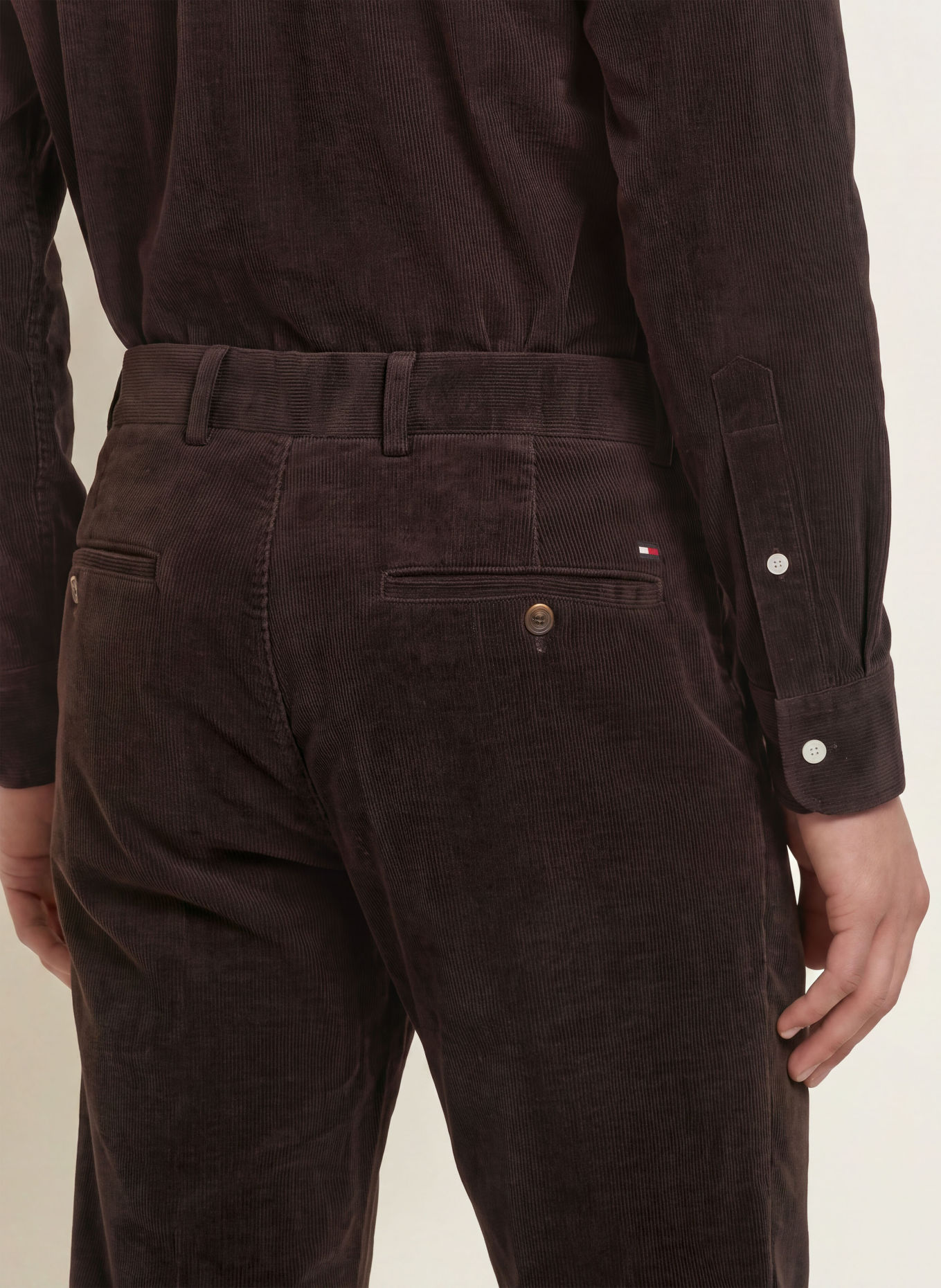 TOMMY HILFIGER Cordchino DENTON Slim Straight Fit: MÖRKBRUN