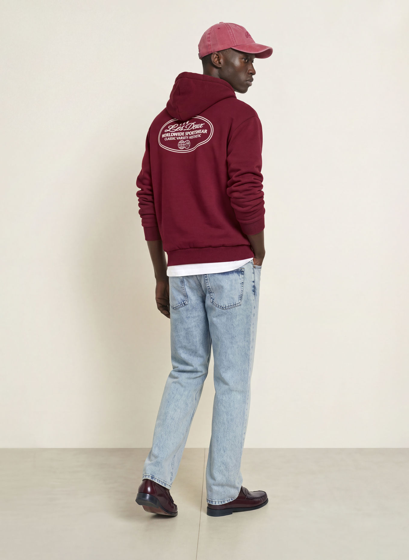 LES DEUX Hoodie WORLDWIDE: DONKERROOD
