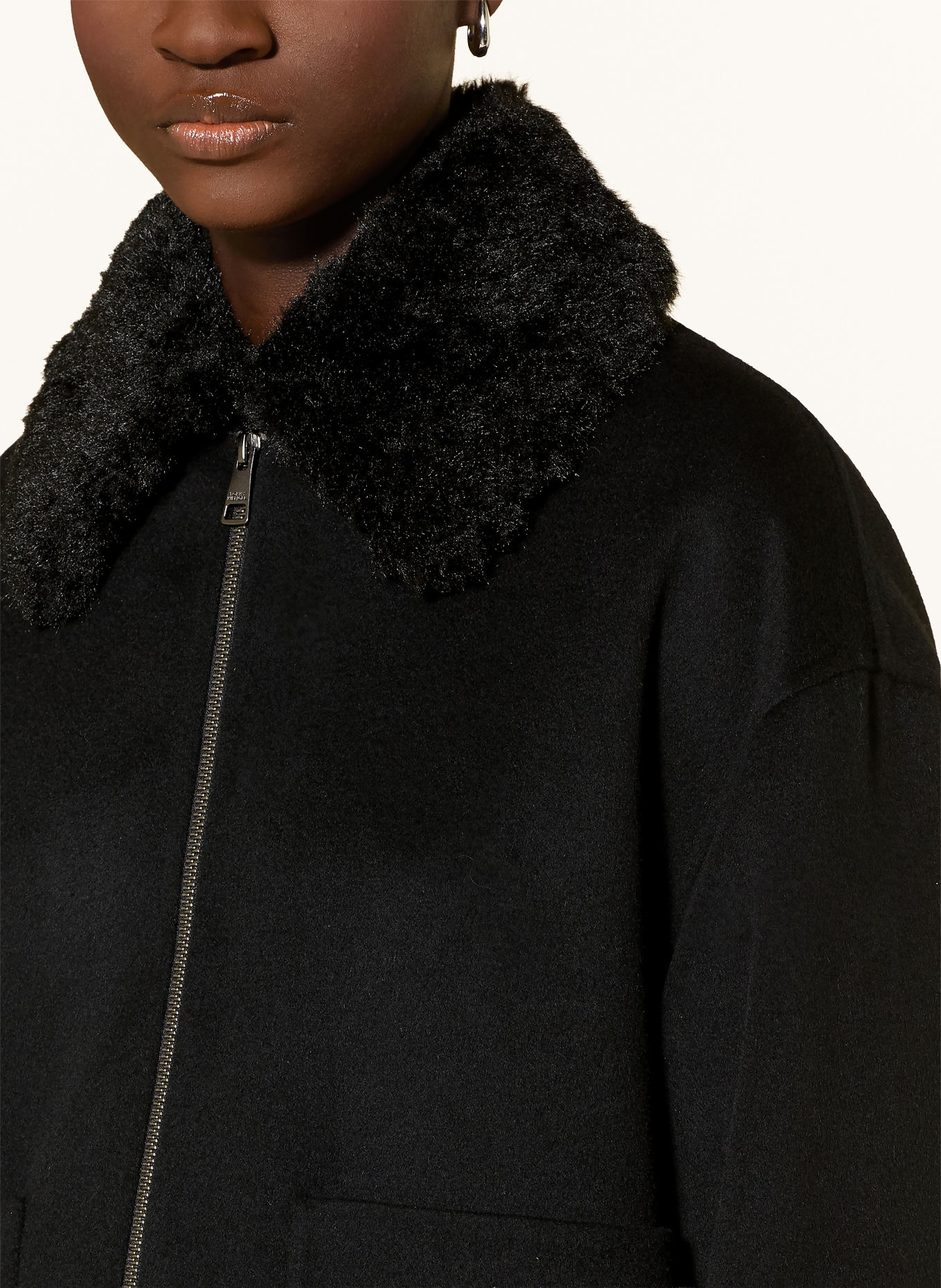 TOMMY HILFIGER Boxy jacket with a detachable faux fur collar: BLACK