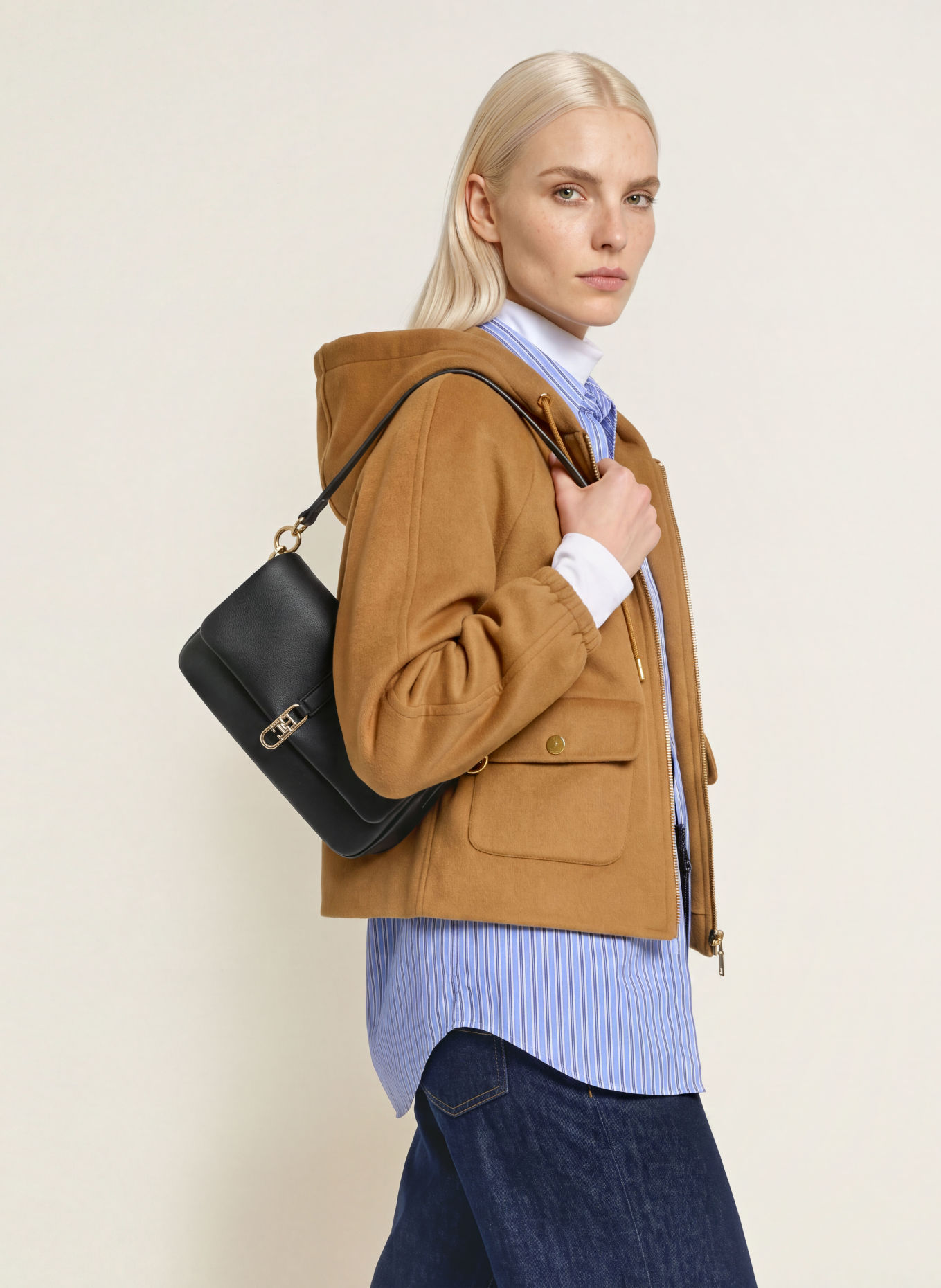 TOMMY HILFIGER Schoudertas: ZWART / GOUD