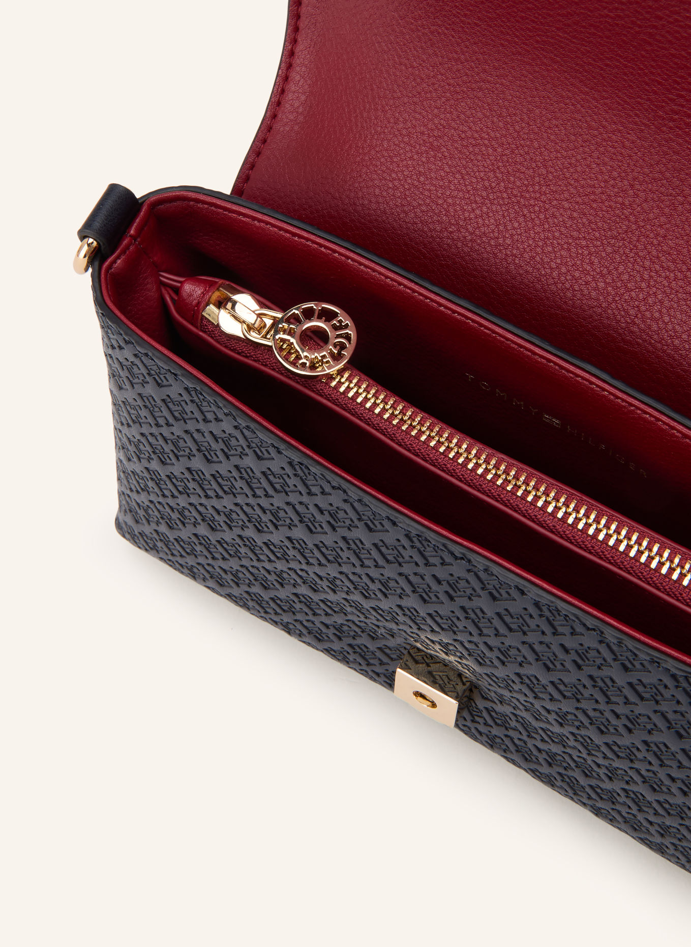 TOMMY HILFIGER Listonoszka ICON: GRANATOWY