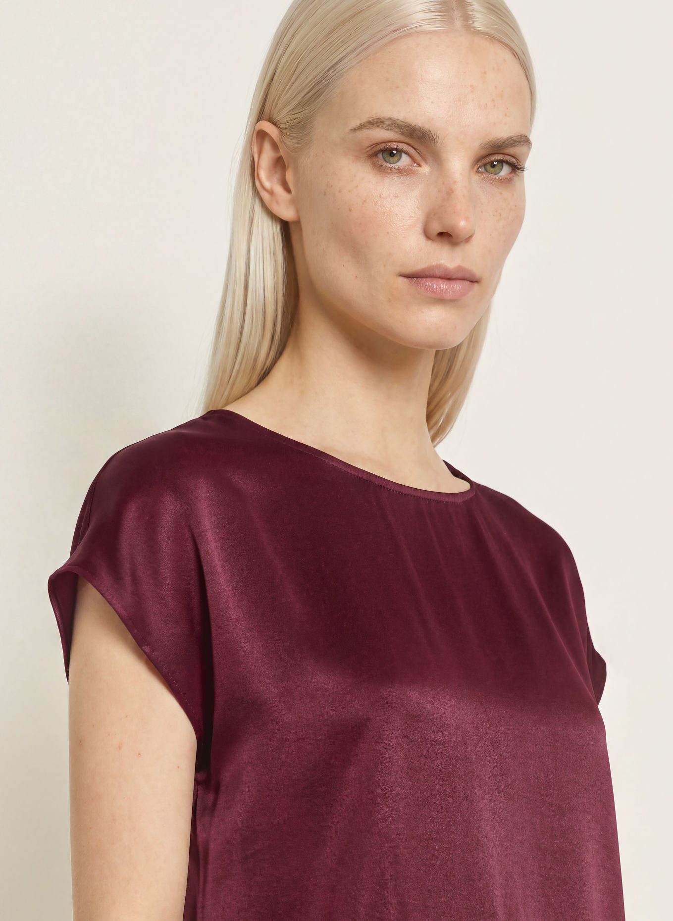 MORE & MORE T-shirt in a blend of materials: DARK RED