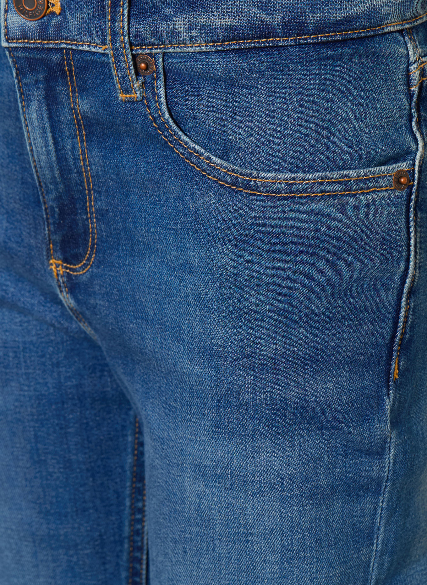 TOMMY HILFIGER Flared-Fit Jeans: 1A4 DENIM MEDIUM