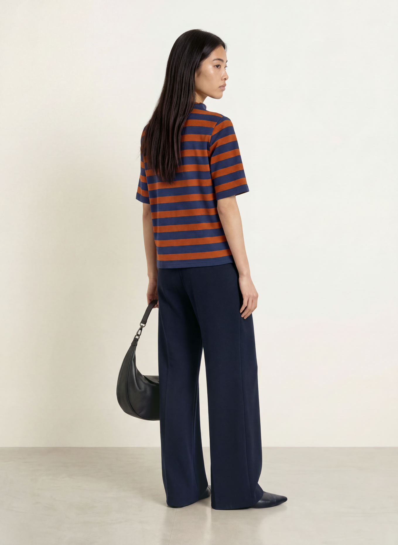 MORE & MORE T-shirt: DONKERBLAUW / BRUIN