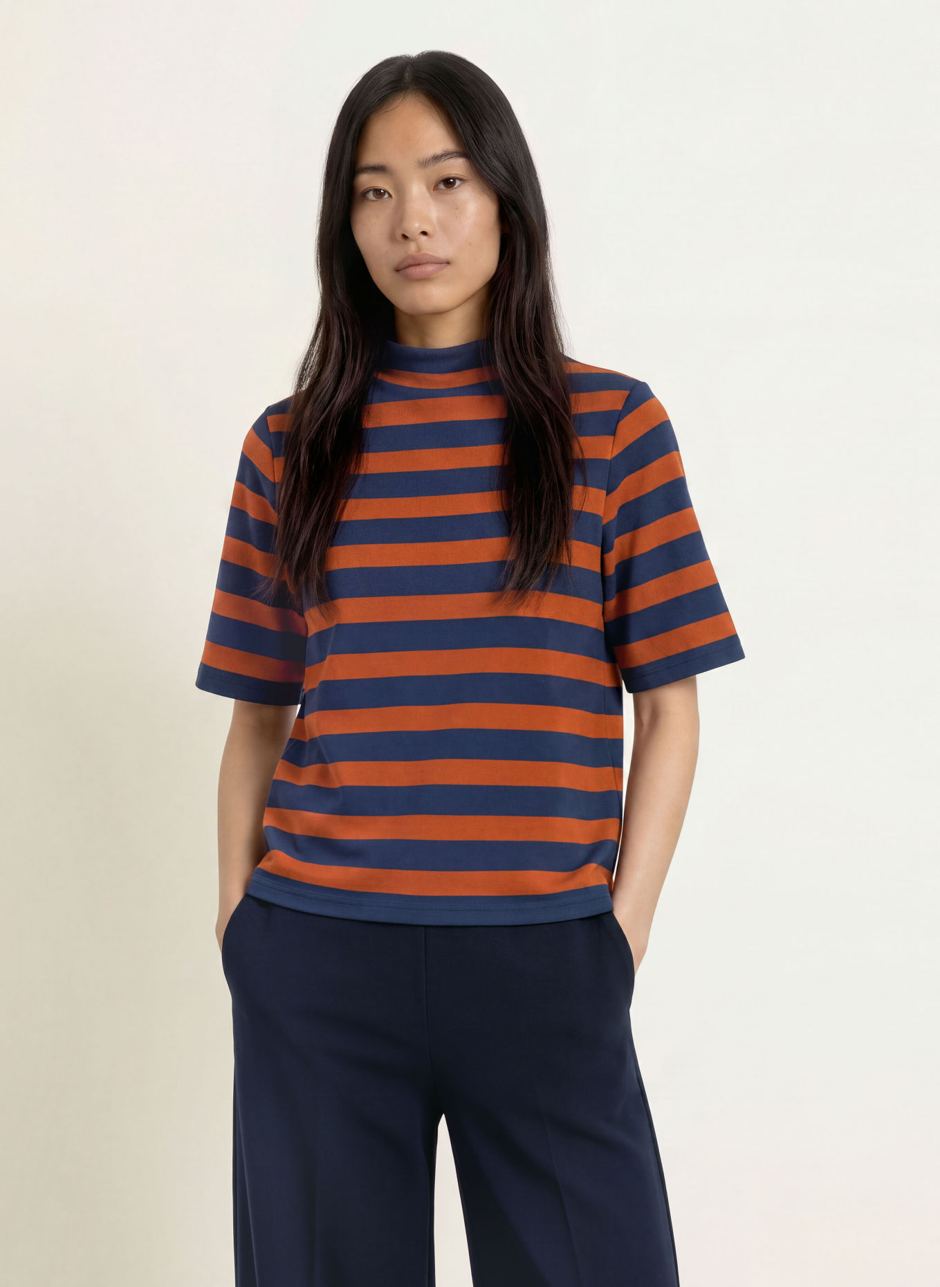 MORE & MORE T-shirt: DONKERBLAUW / BRUIN
