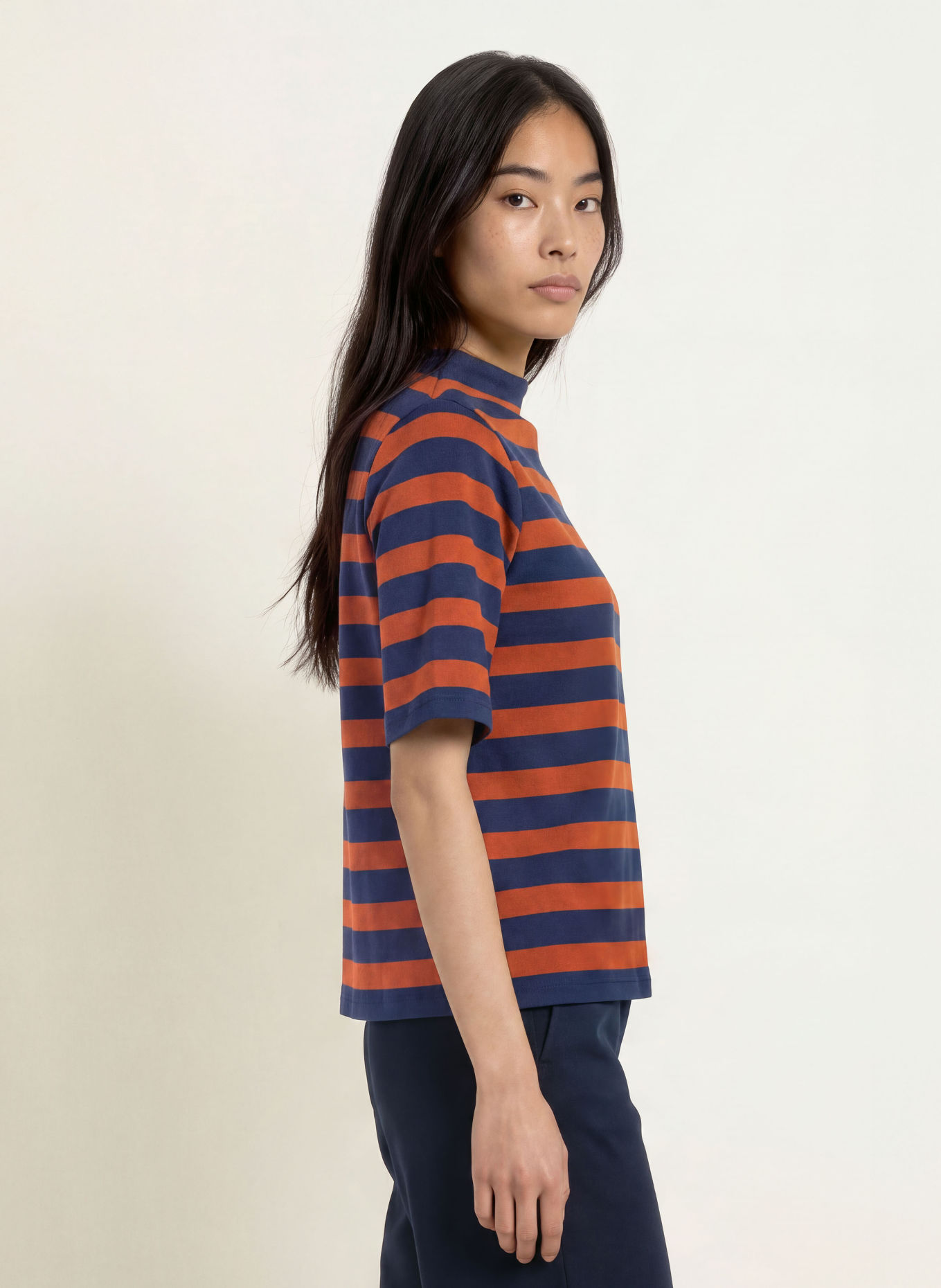 MORE & MORE T-shirt: DONKERBLAUW / BRUIN