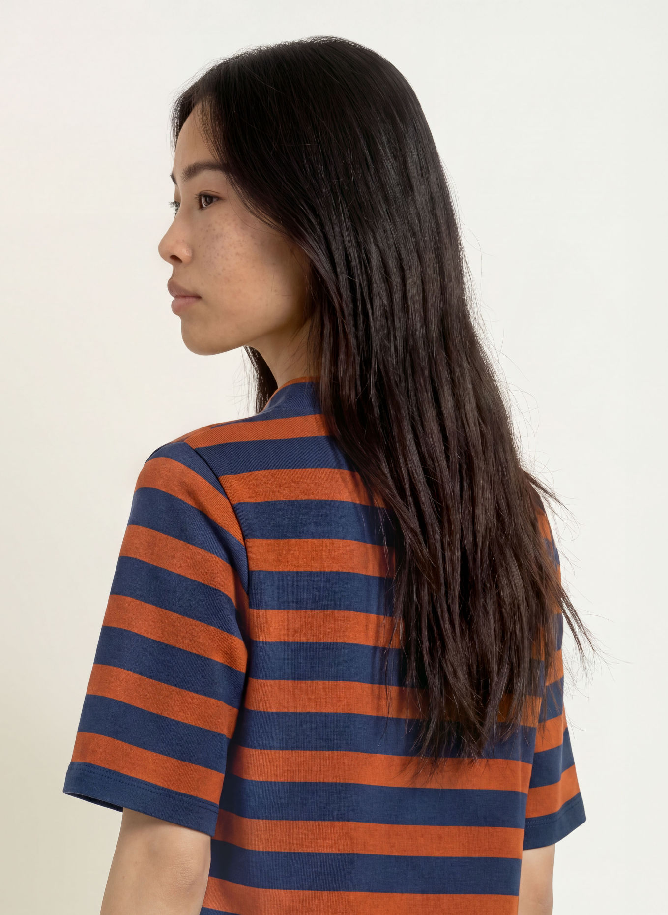 MORE & MORE T-shirt: DONKERBLAUW / BRUIN