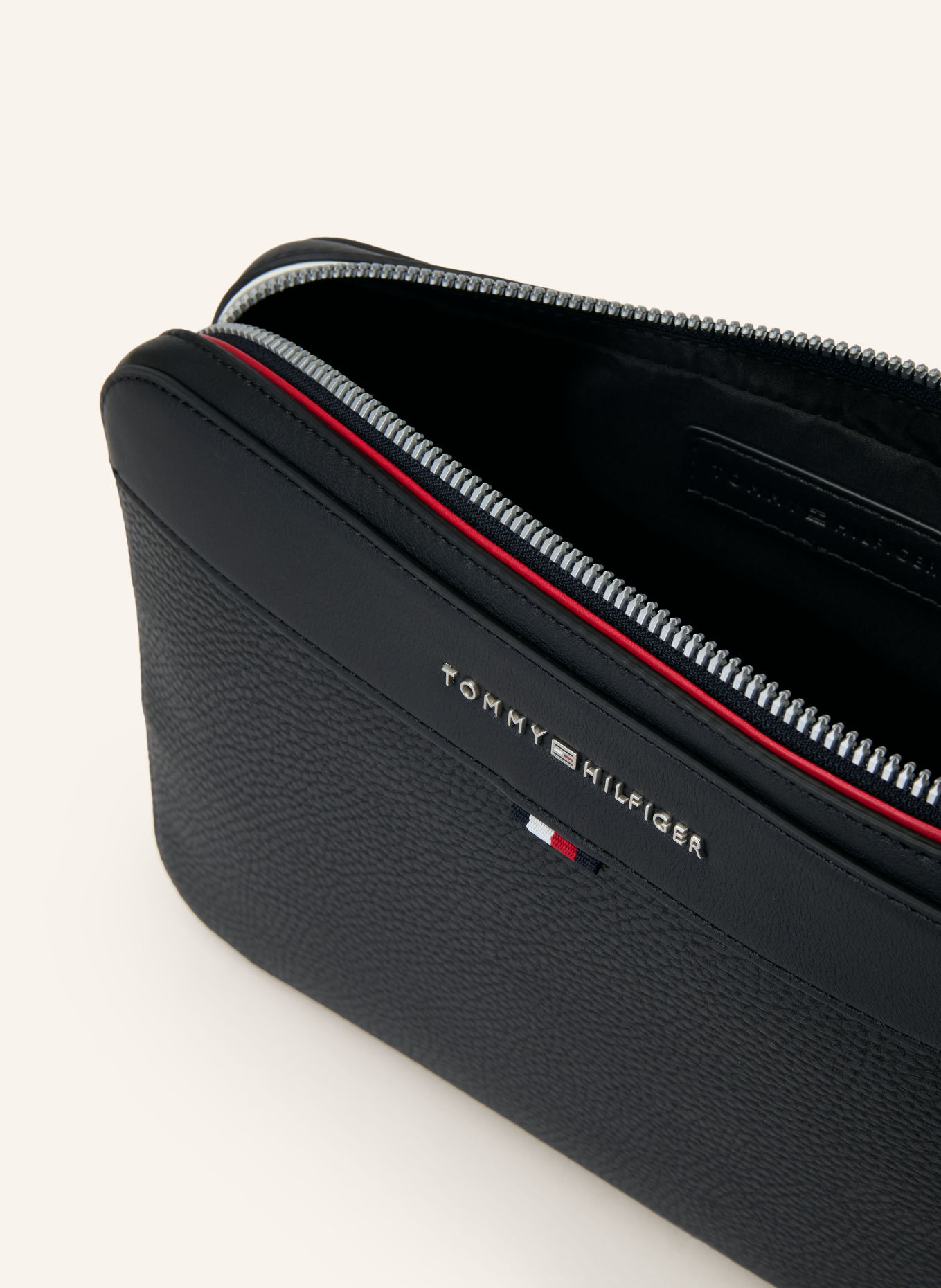 TOMMY HILFIGER Pouch: BLACK / SILVER