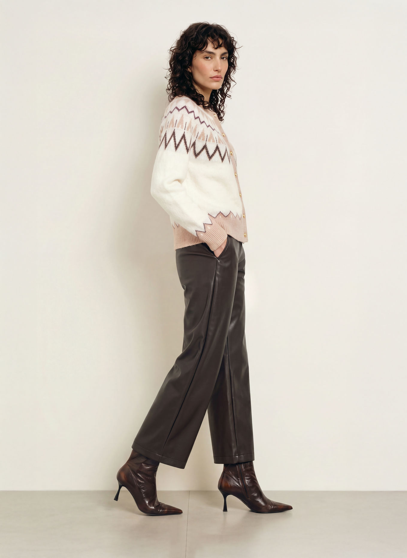 SoSUE Cardigan with Alpaca: CREAM / DARK BROWN / BEIGE
