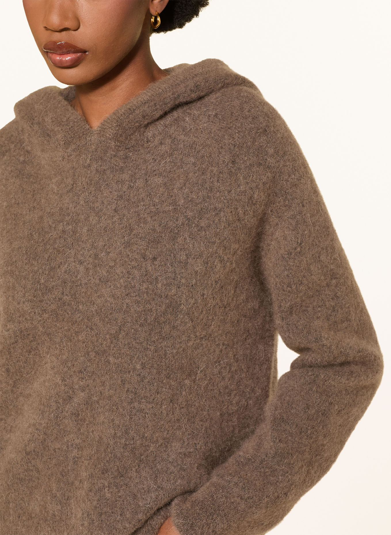 SoSUE Knitted Hoodie with Alpaca: TAUPE
