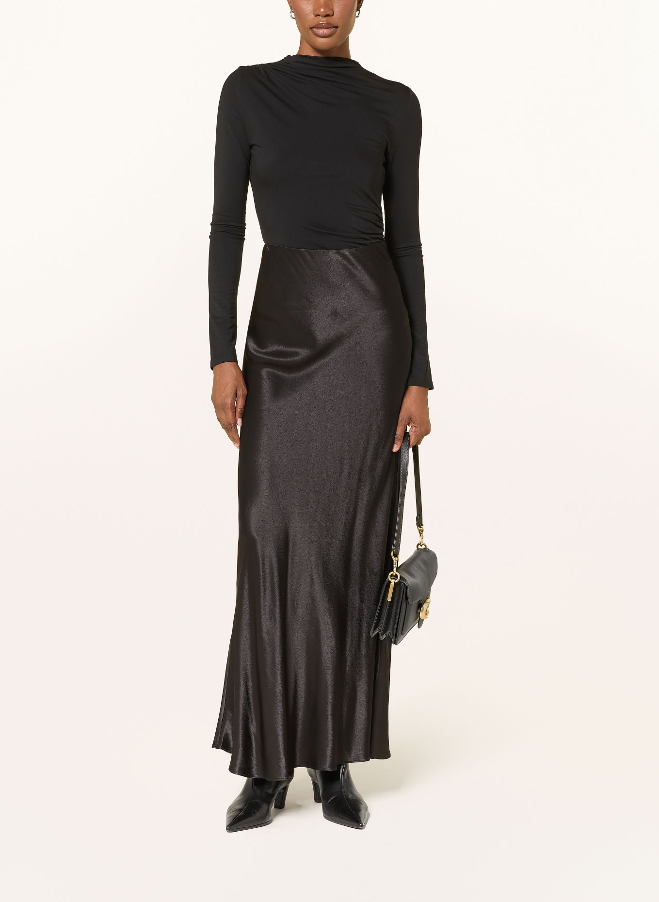 Rails Satinkjol ROMINA: SVART