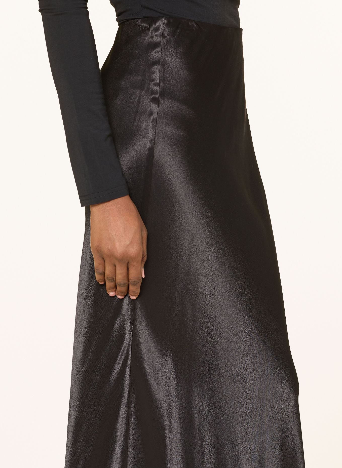 Rails Satinkjol ROMINA: SVART