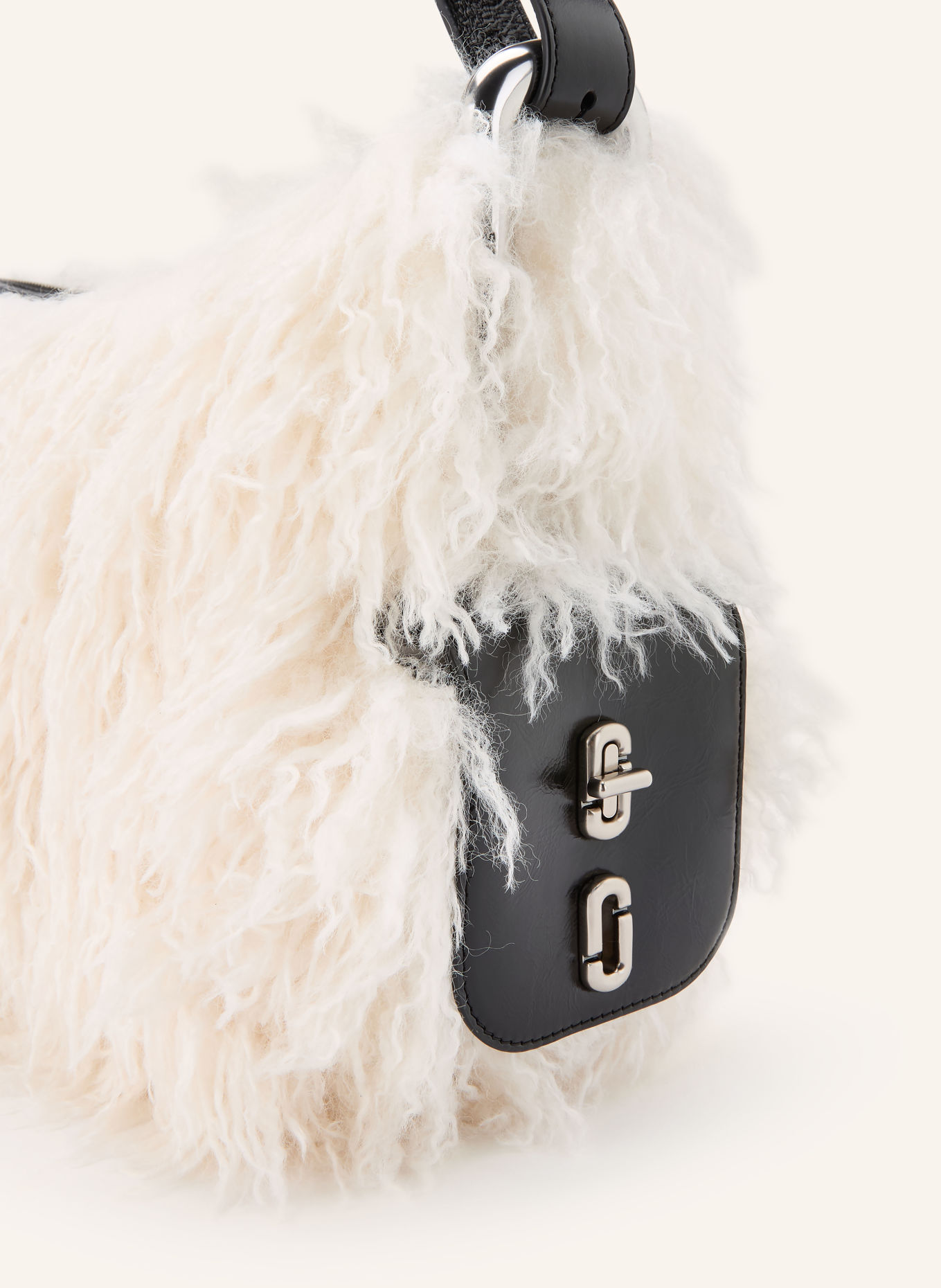 MARC JACOBS Skuldertaske THE SCENE LARGE i kunstpels: HVID / SORT