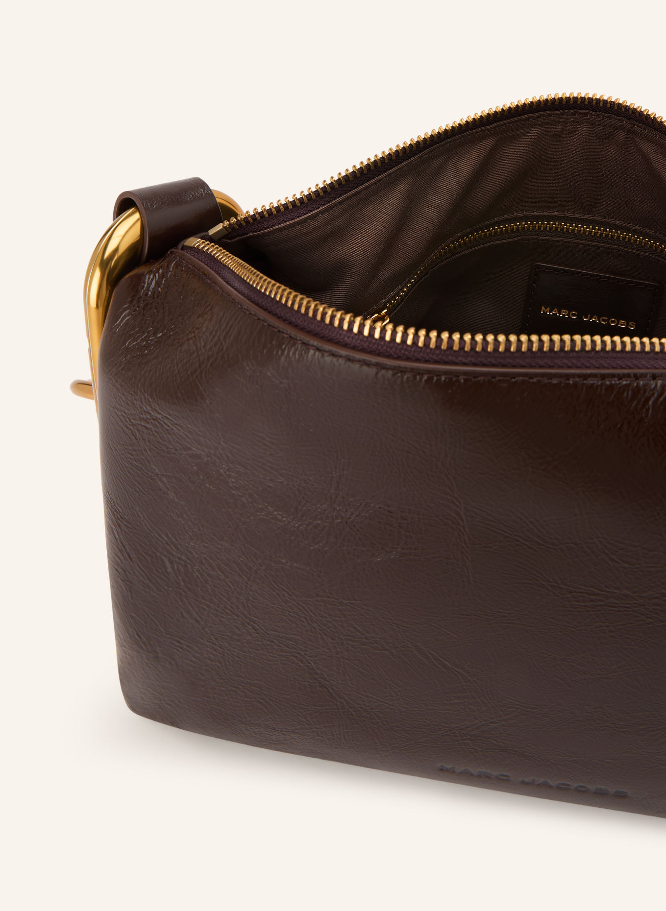 MARC JACOBS Skuldertaske SCENE MEDIUM: MØRKEBRUN / GULD