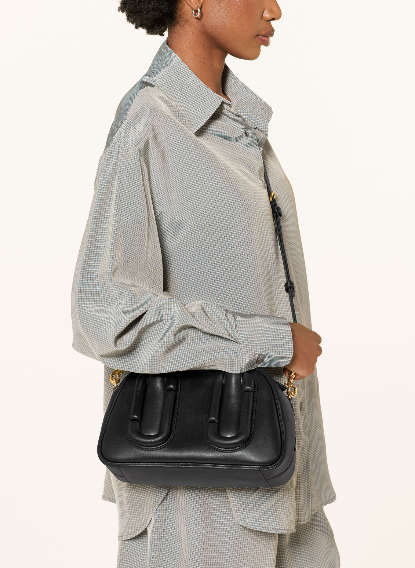 MARC JACOBS Handväska THE BAULETTO BAG: SVART / GULD