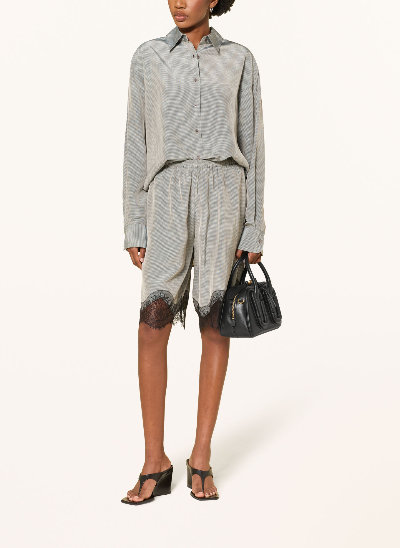 MARC JACOBS Handväska THE BAULETTO BAG: SVART / GULD