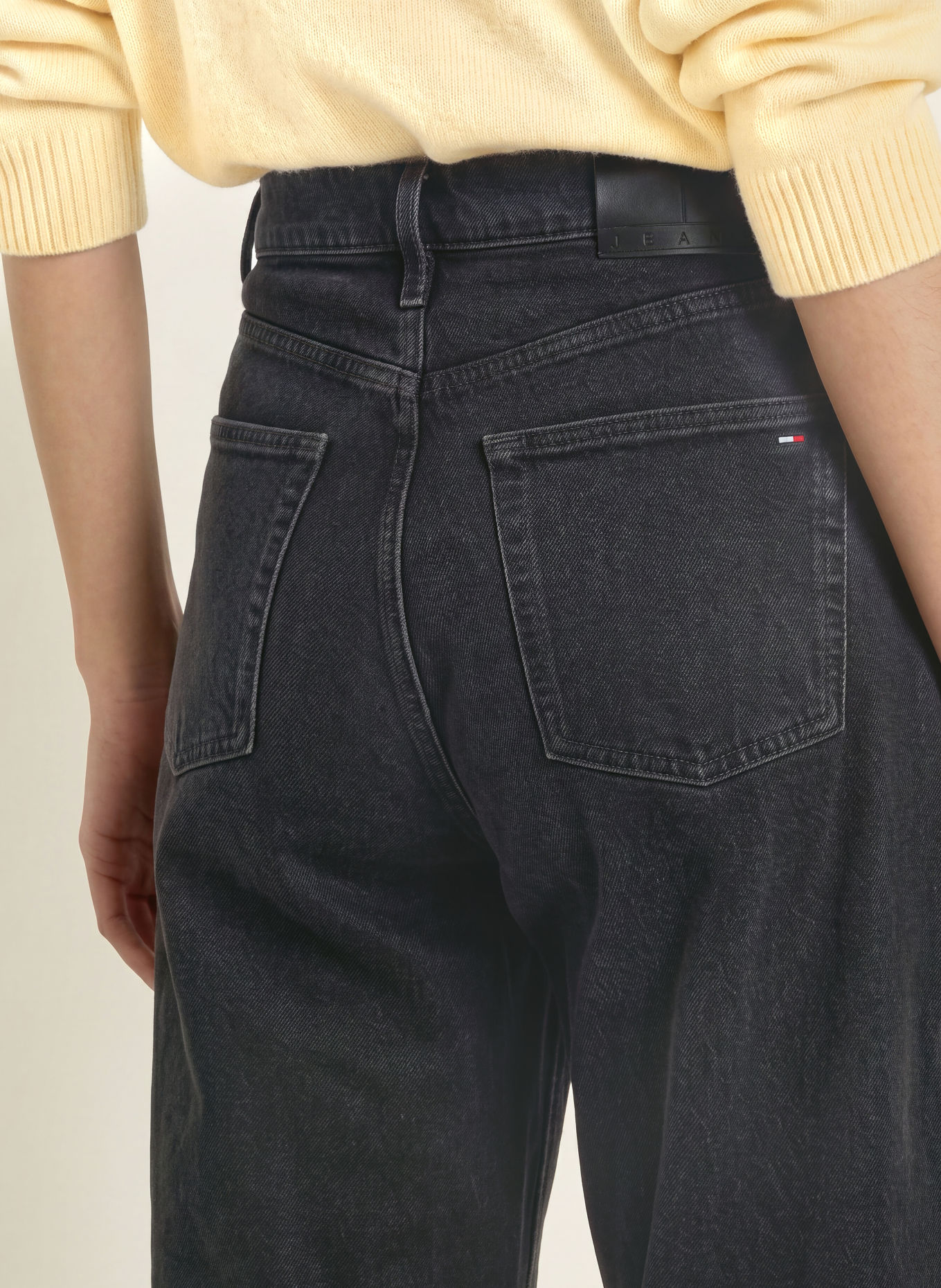 TOMMY JEANS Blugi Barrel ELLA: 1BZ Denim Black