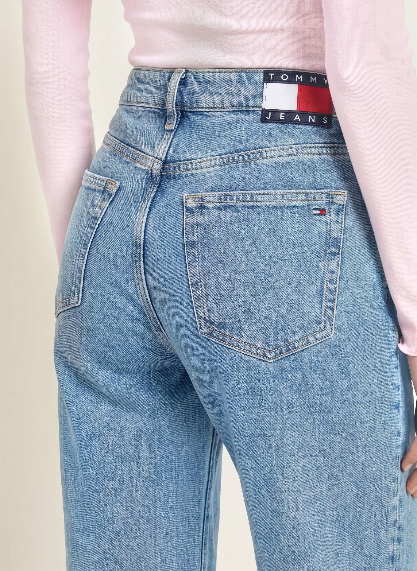TOMMY JEANS Jeansy typu barrel JEANIE: 1A5 Denim Medium