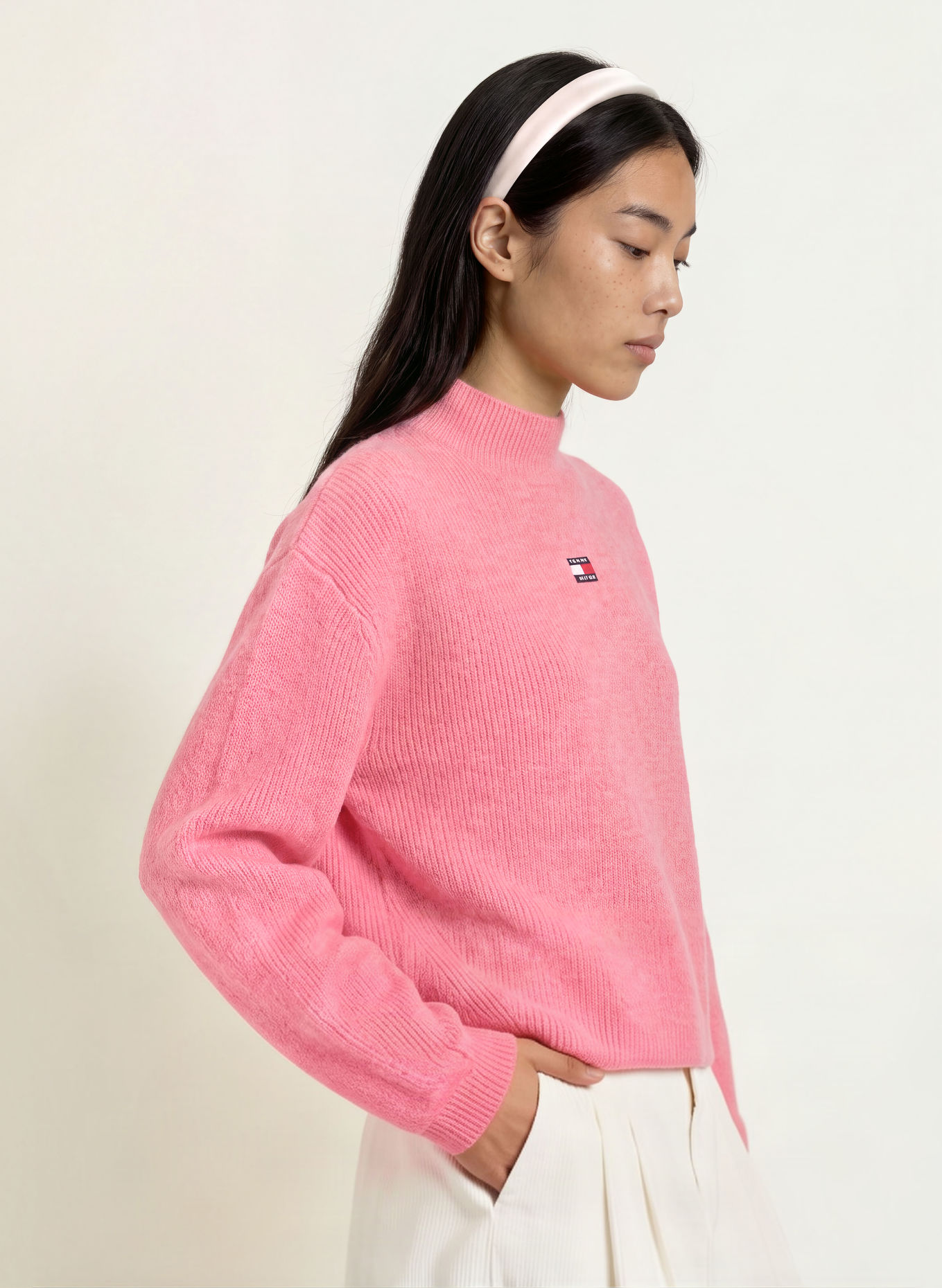 TOMMY JEANS Pulovere: ROZ / ROȘU ÎNCHIS / ALBASTRU ÎNCHIS