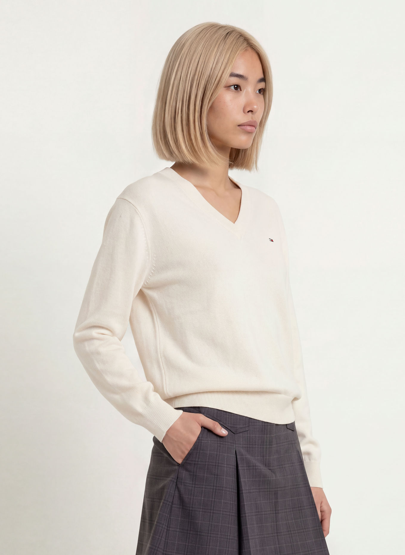 TOMMY JEANS Sweater: WHITE