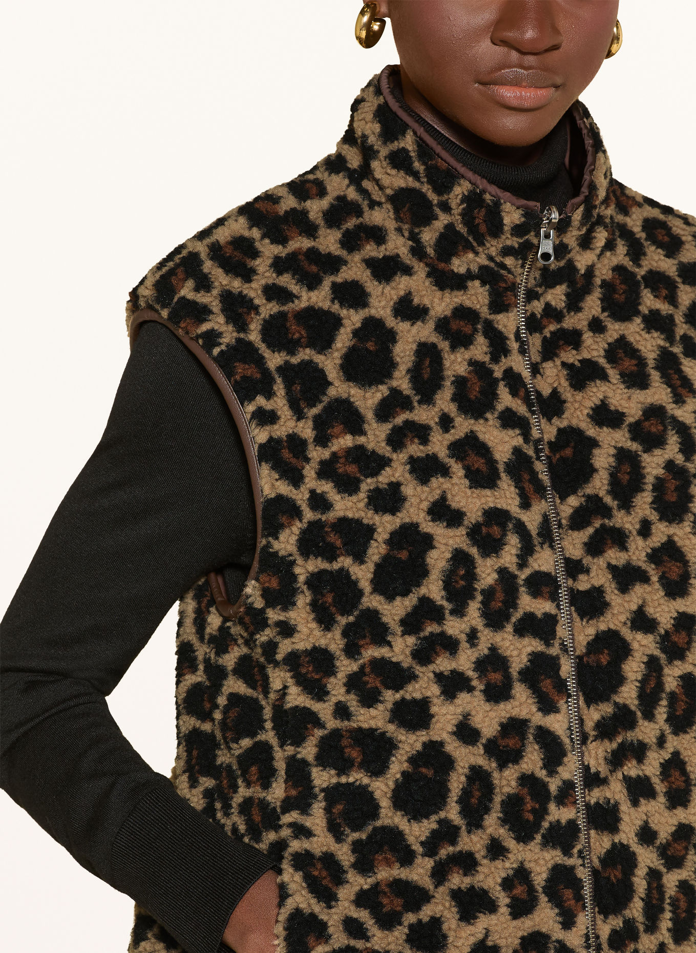 Smith & Soul Vendbar vest i teddypels: SORT / LYSEBRUN / BRUN