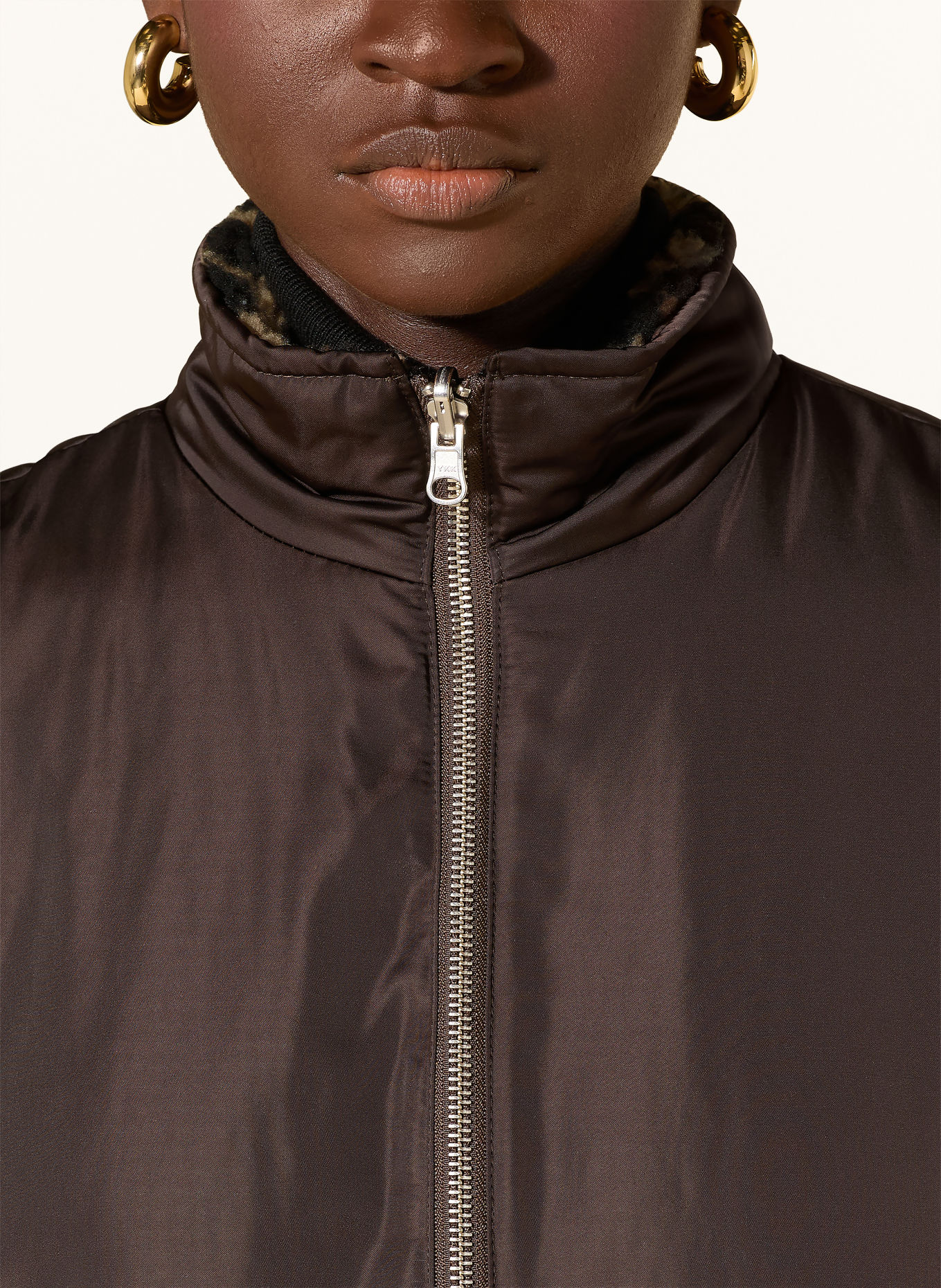 Smith & Soul Vendbar vest i teddypels: SORT / LYSEBRUN / BRUN