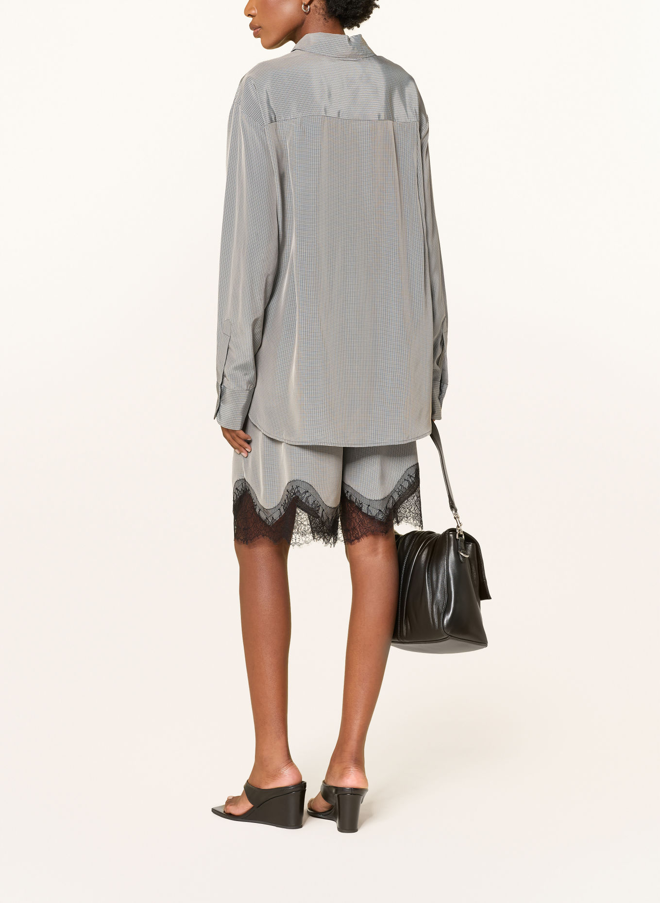 The Frankie Shop BAXTER-Bermuda met kant: DONKERGRIJS / CRÈME / ZWART