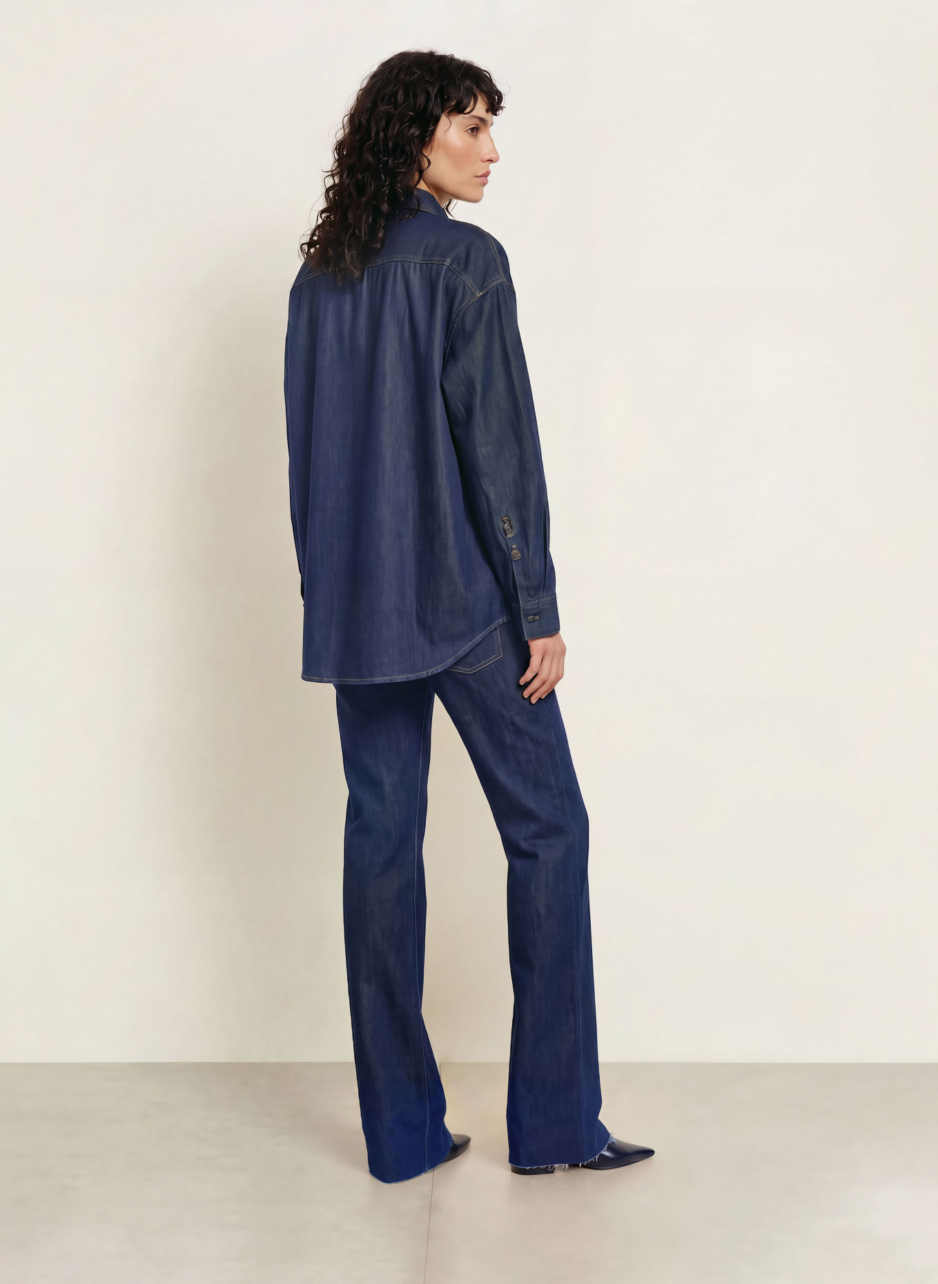The Frankie Shop Denimblouse DEIRA: DONKERBLAUW