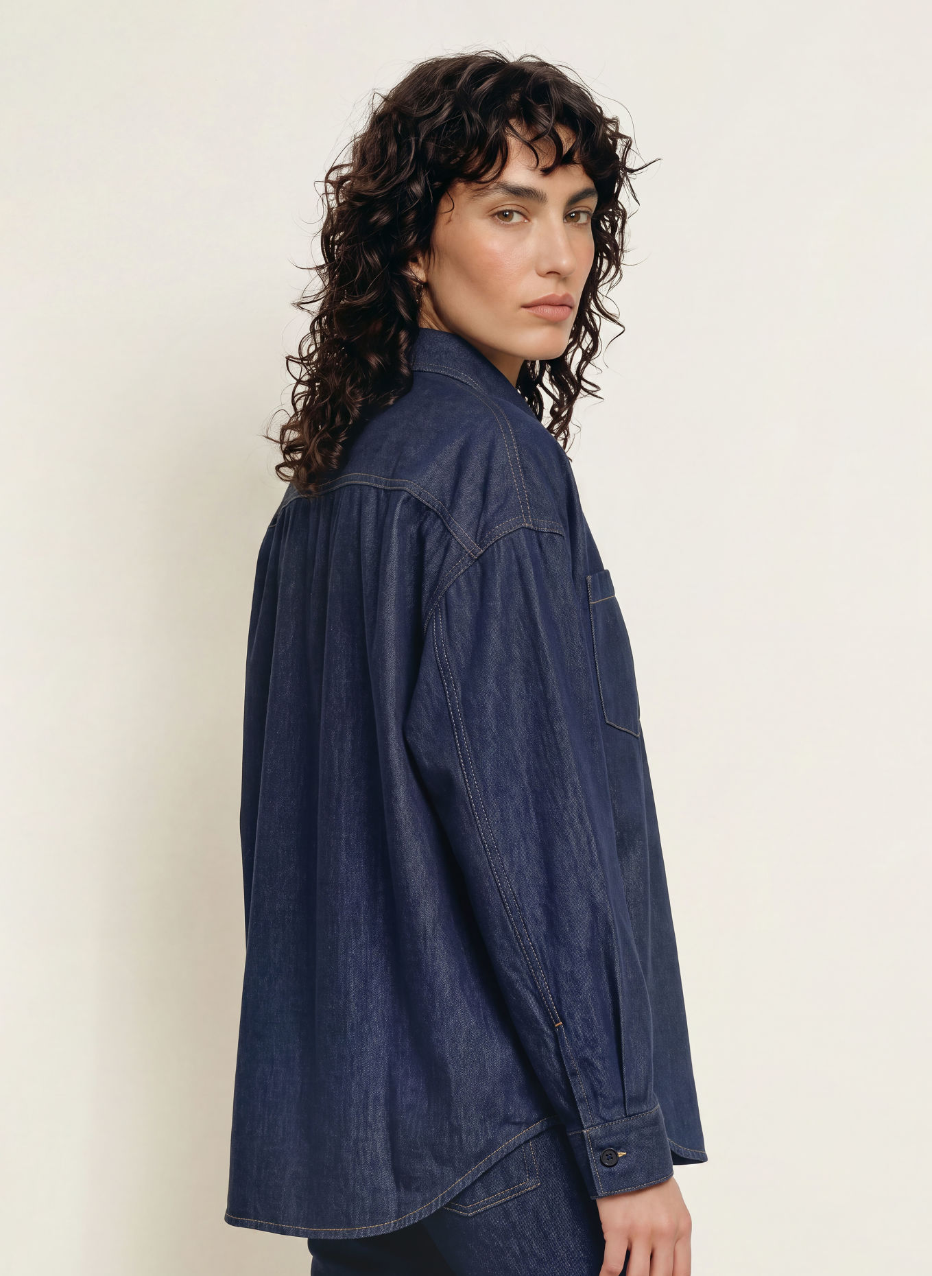 The Frankie Shop Denimblouse DEIRA: DONKERBLAUW