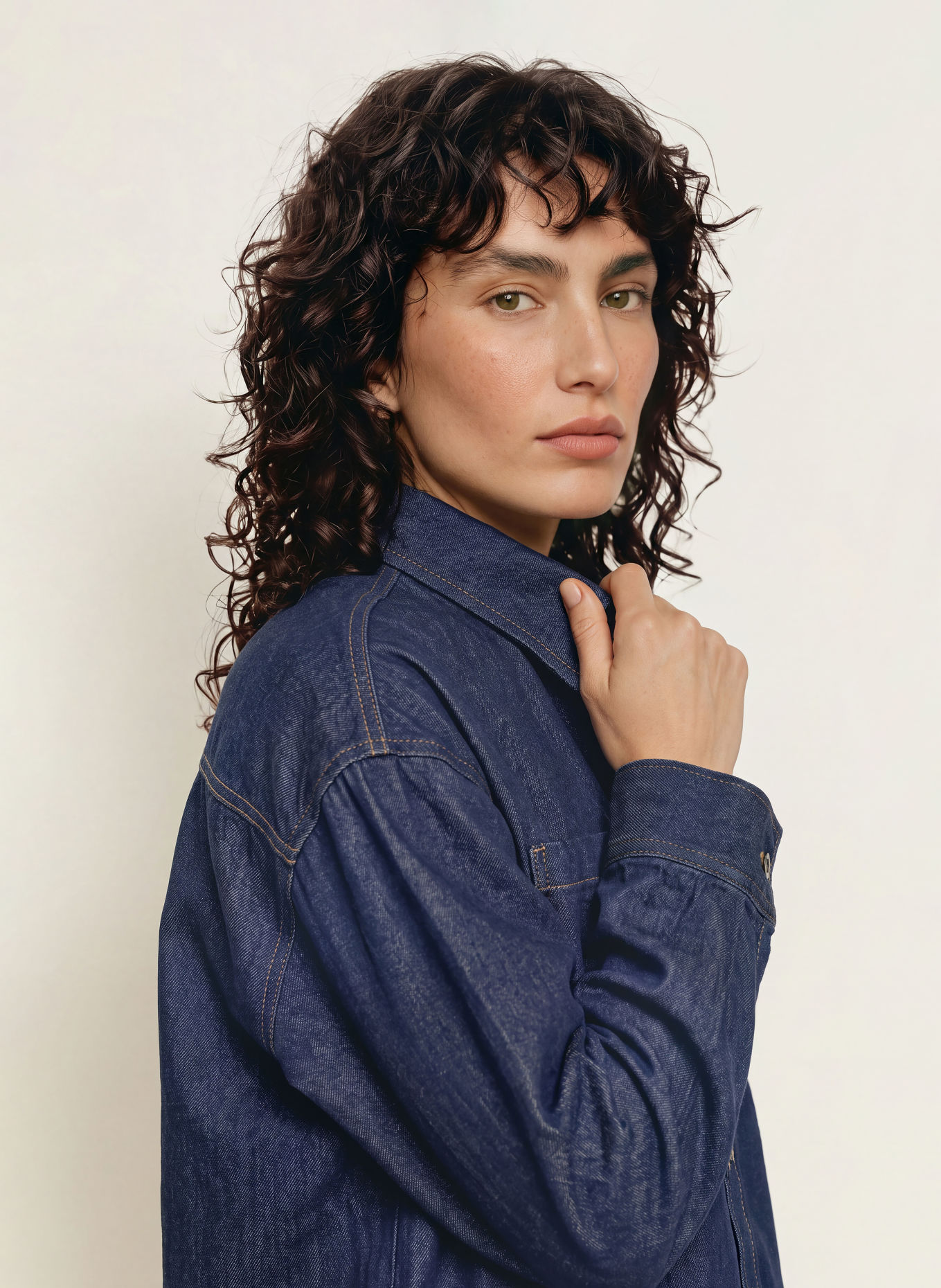 The Frankie Shop Denimblouse DEIRA: DONKERBLAUW