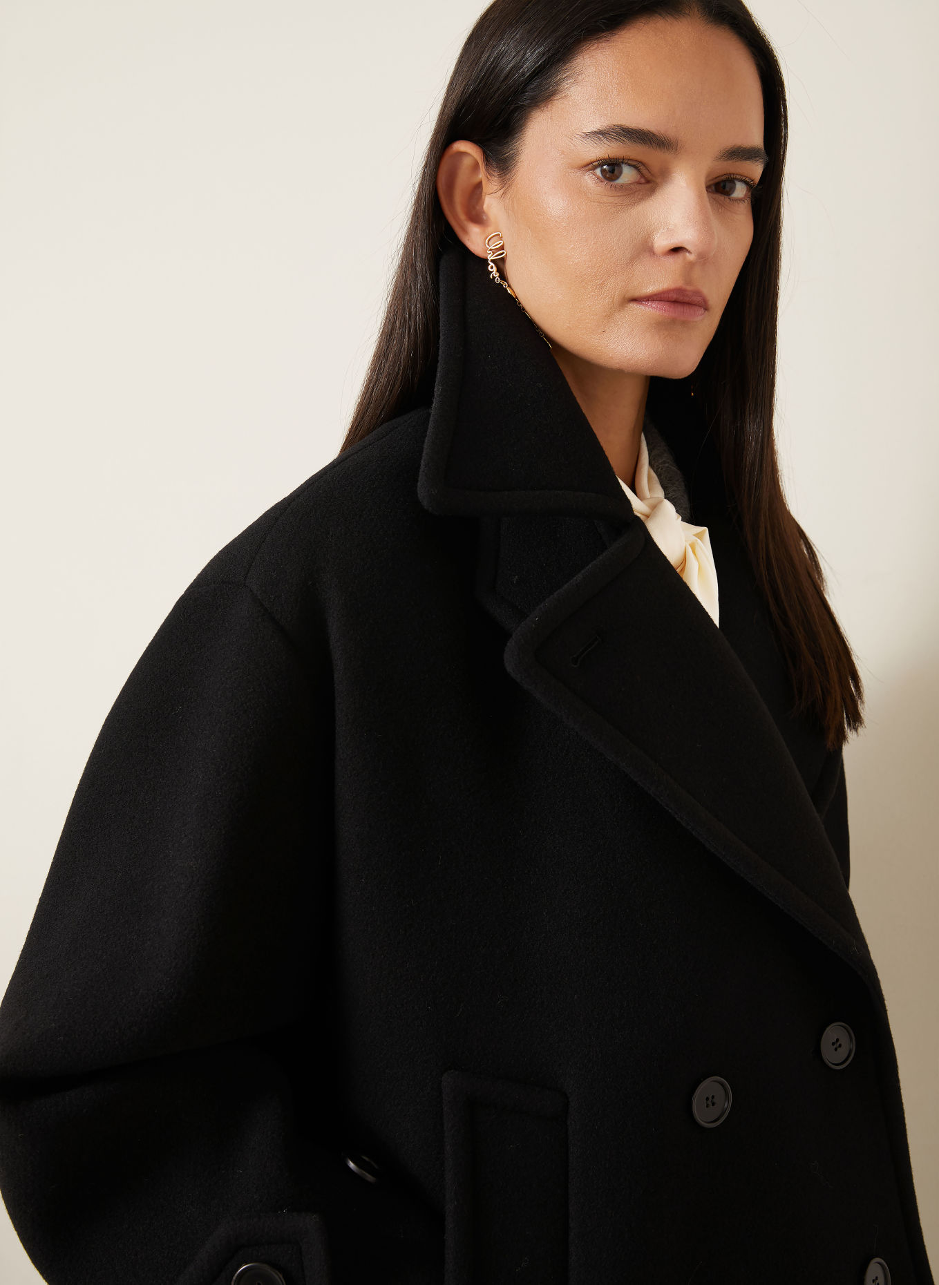 Chloé Cabanjacka: SVART