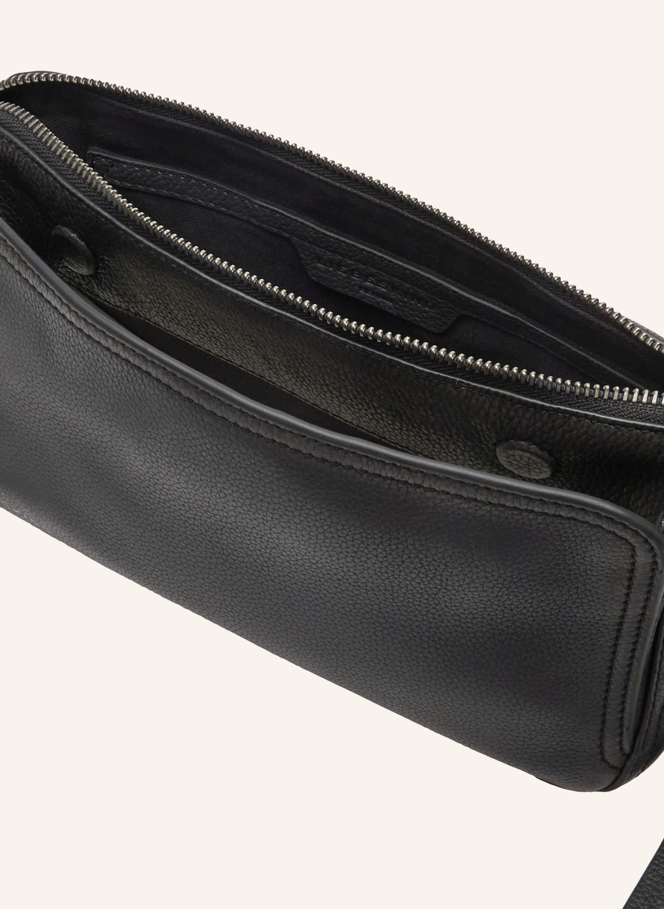 LIEBESKIND CLARICE II MEDIUM Crossbody Bag: BLACK