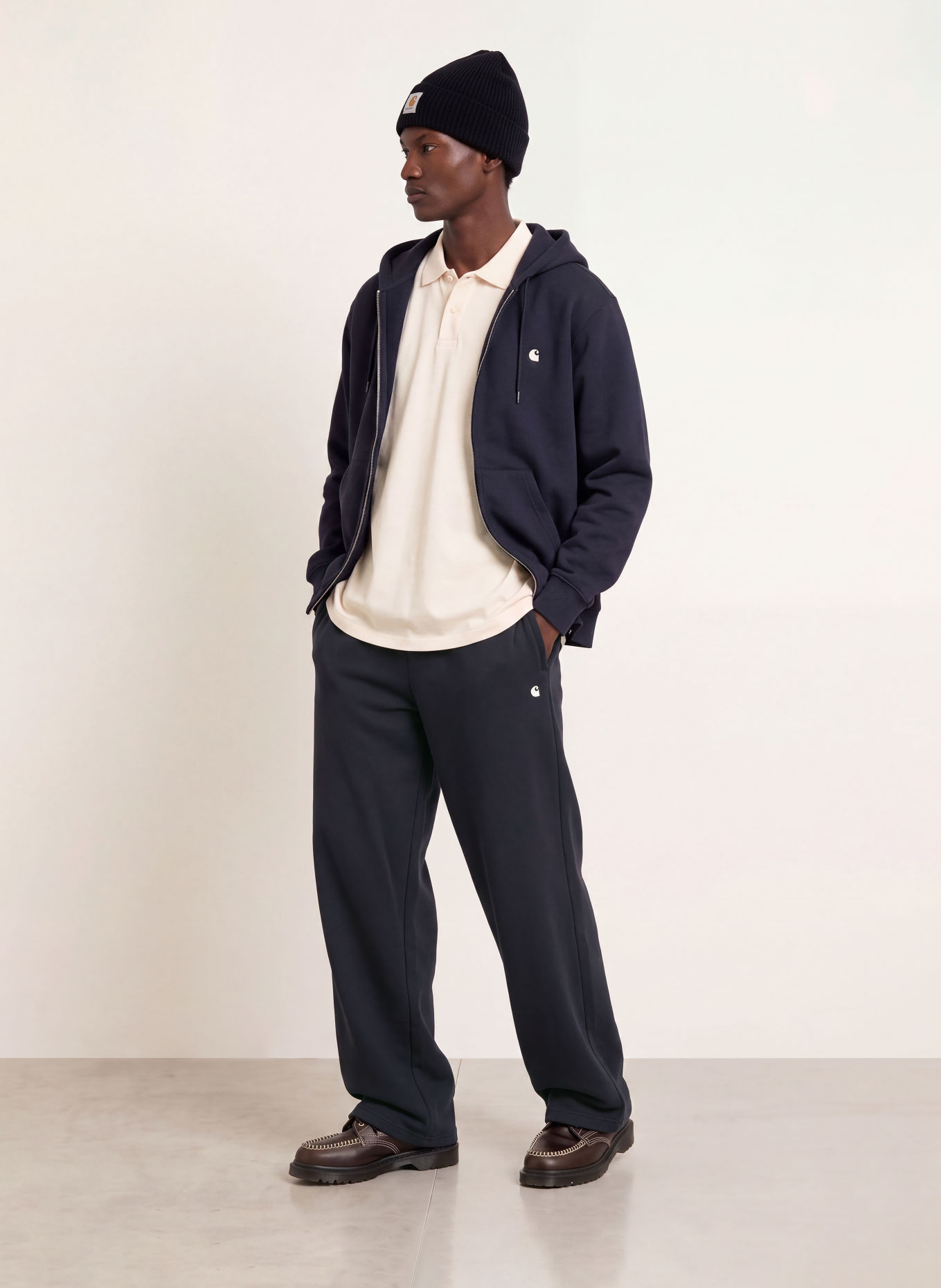 carhartt WIP Sweatpants: DUNKELBLAU
