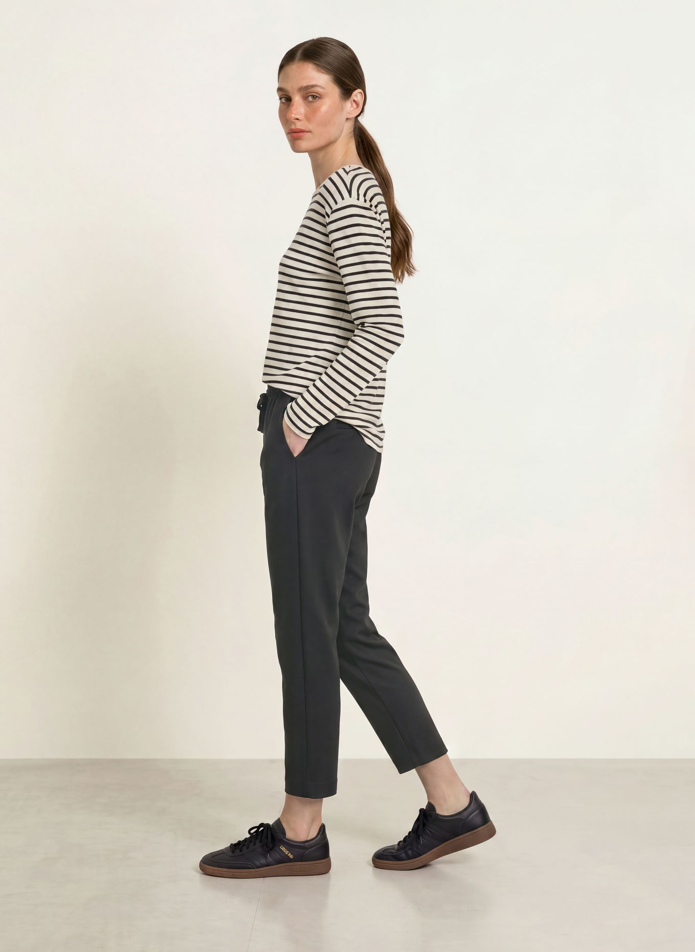 Juvia Longsleeve ADRIANE: CRÈME / ZWART