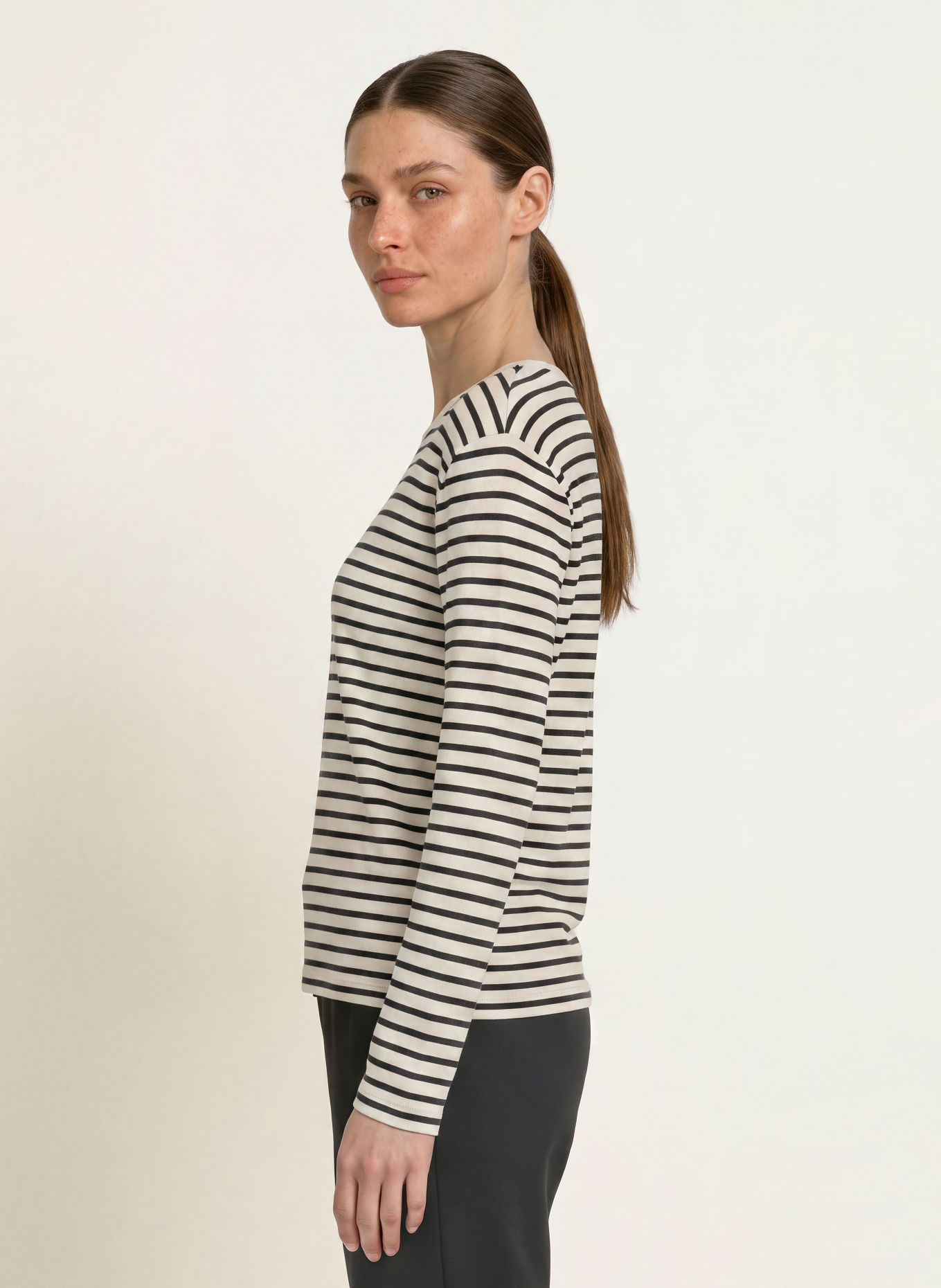 Juvia Longsleeve ADRIANE: CRÈME / ZWART