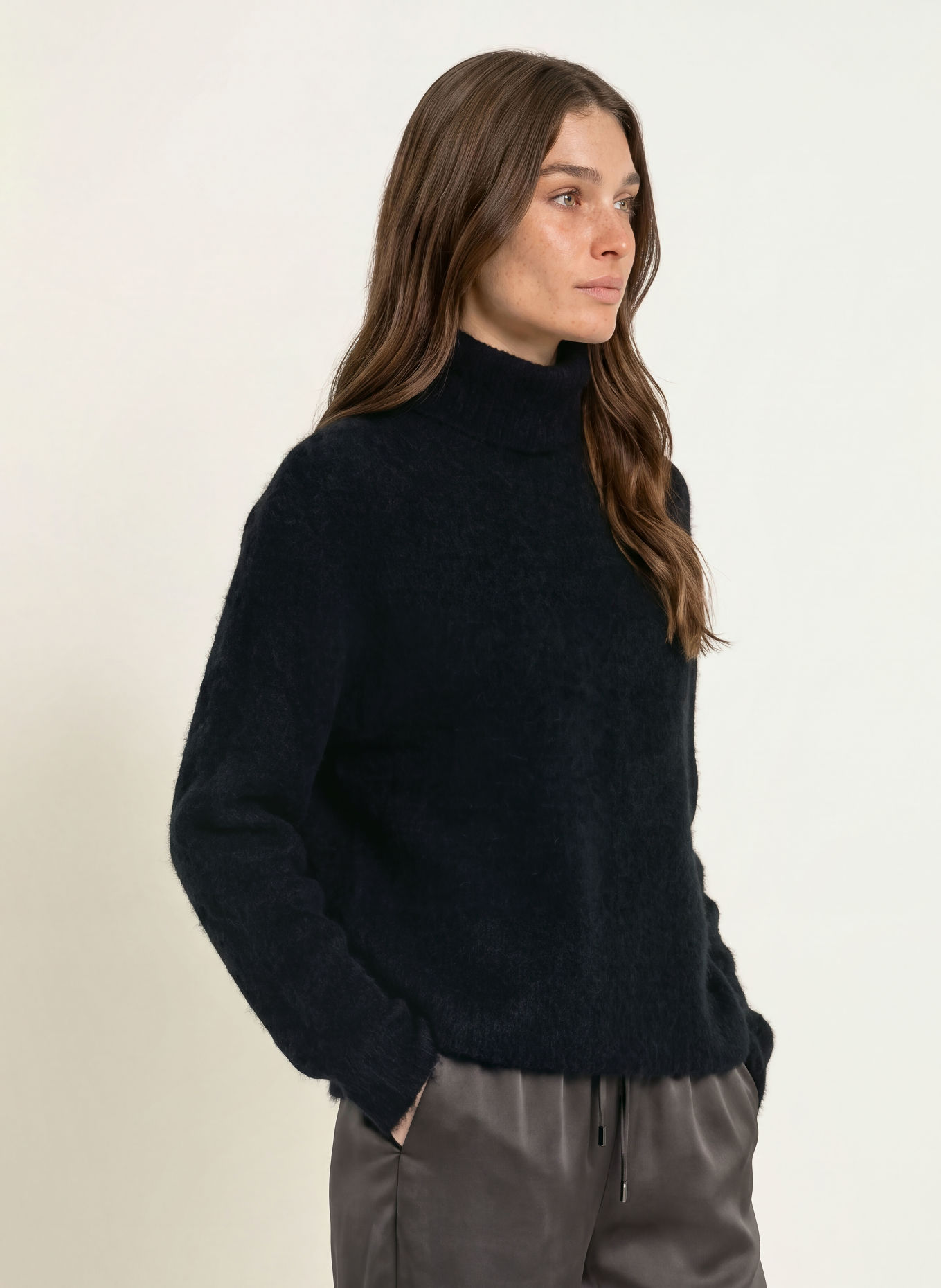 Juvia Rollkragenpullover SUZAN mit Alpaka: SCHWARZ