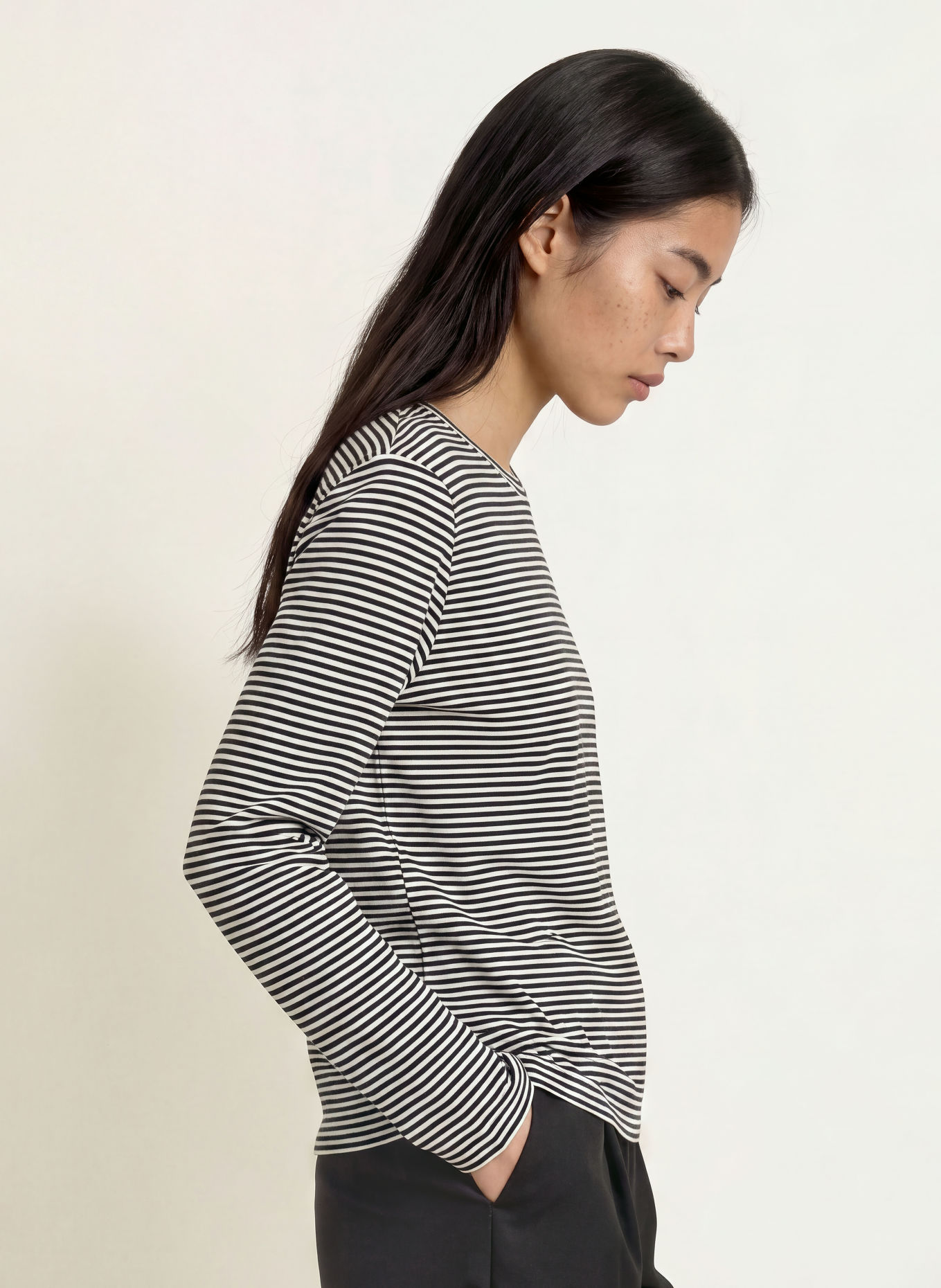 ARMEDANGELS Longsleeve SLUB: SCHWARZ / WEISS