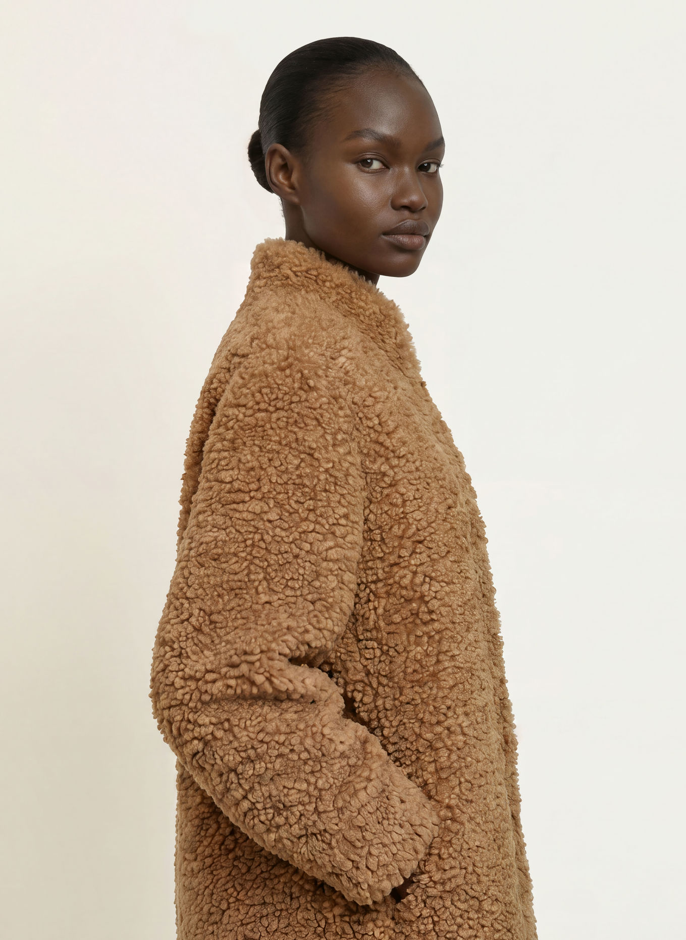 APPARIS Manteau en fourrure synthétique JUDE: CHAMEAU
