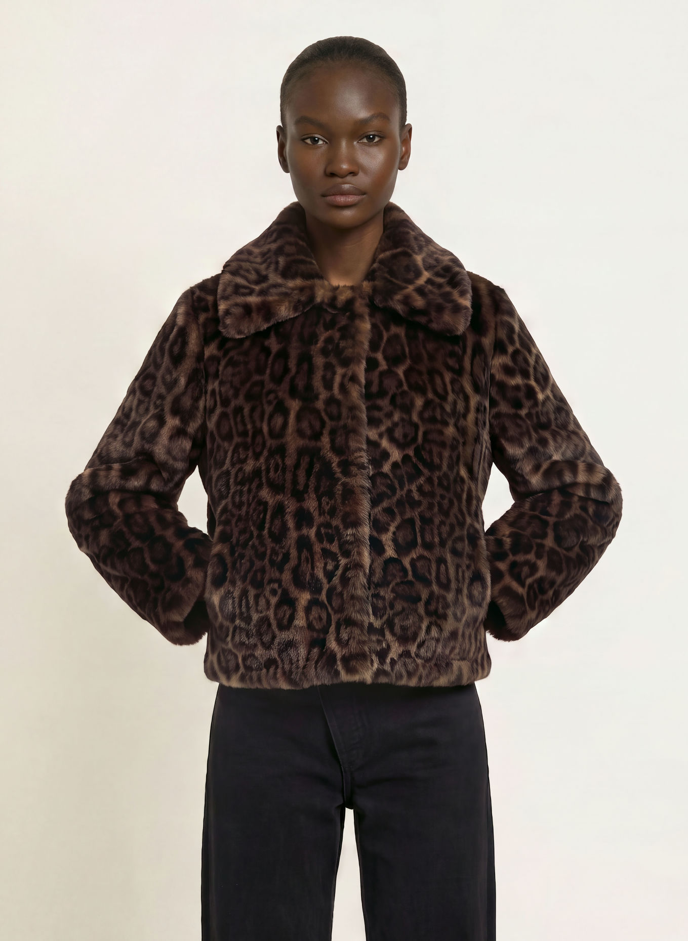 APPARIS Veste en fausse fourrure ELIS: MARRON FONCÉ / MARRON CLAIR / NOIR