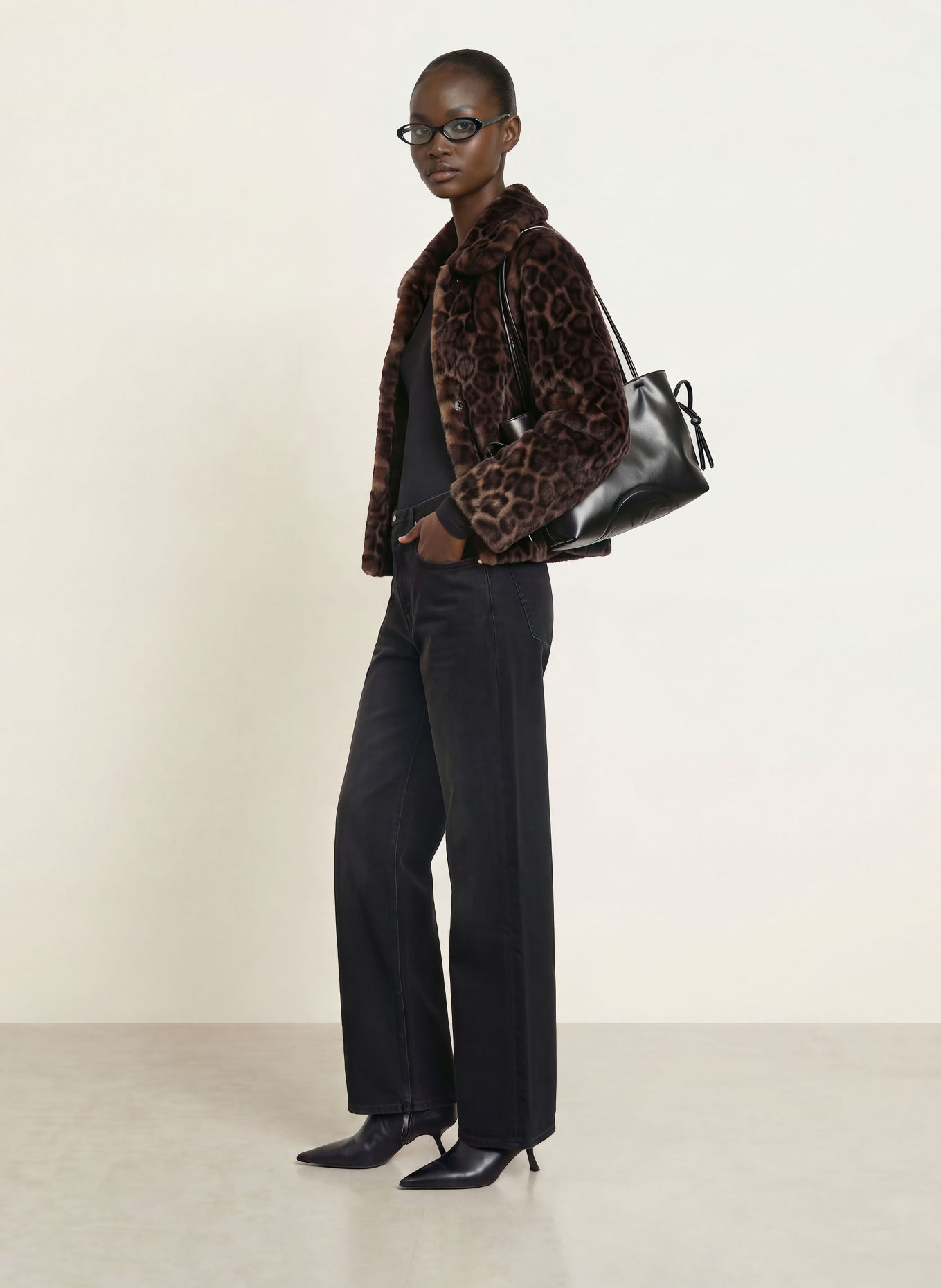 APPARIS Veste en fausse fourrure ELIS: MARRON FONCÉ / MARRON CLAIR / NOIR