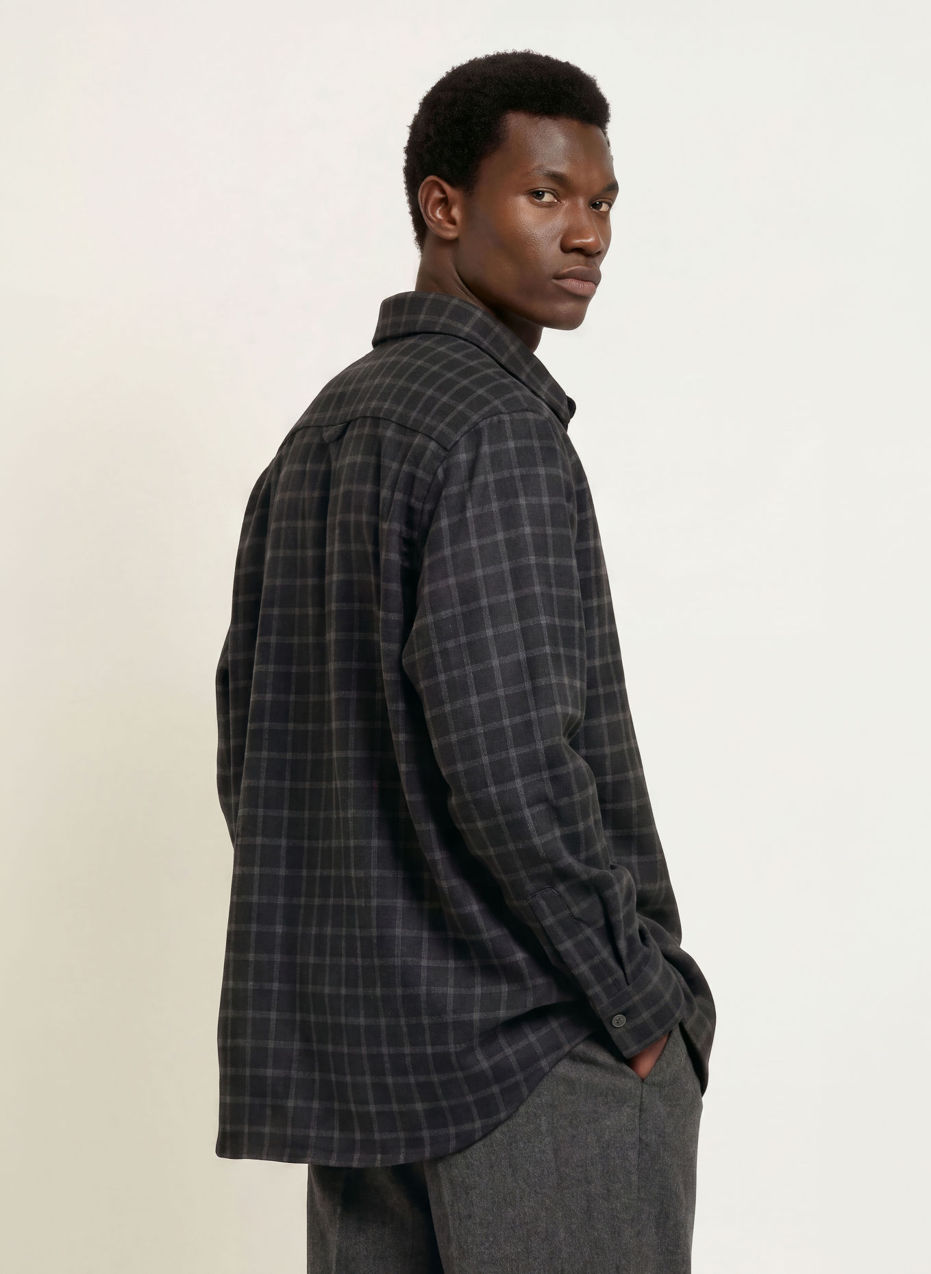 A.P.C. BOBBY Comfort Fit Flannel Shirt: BLACK / DARK GRAY