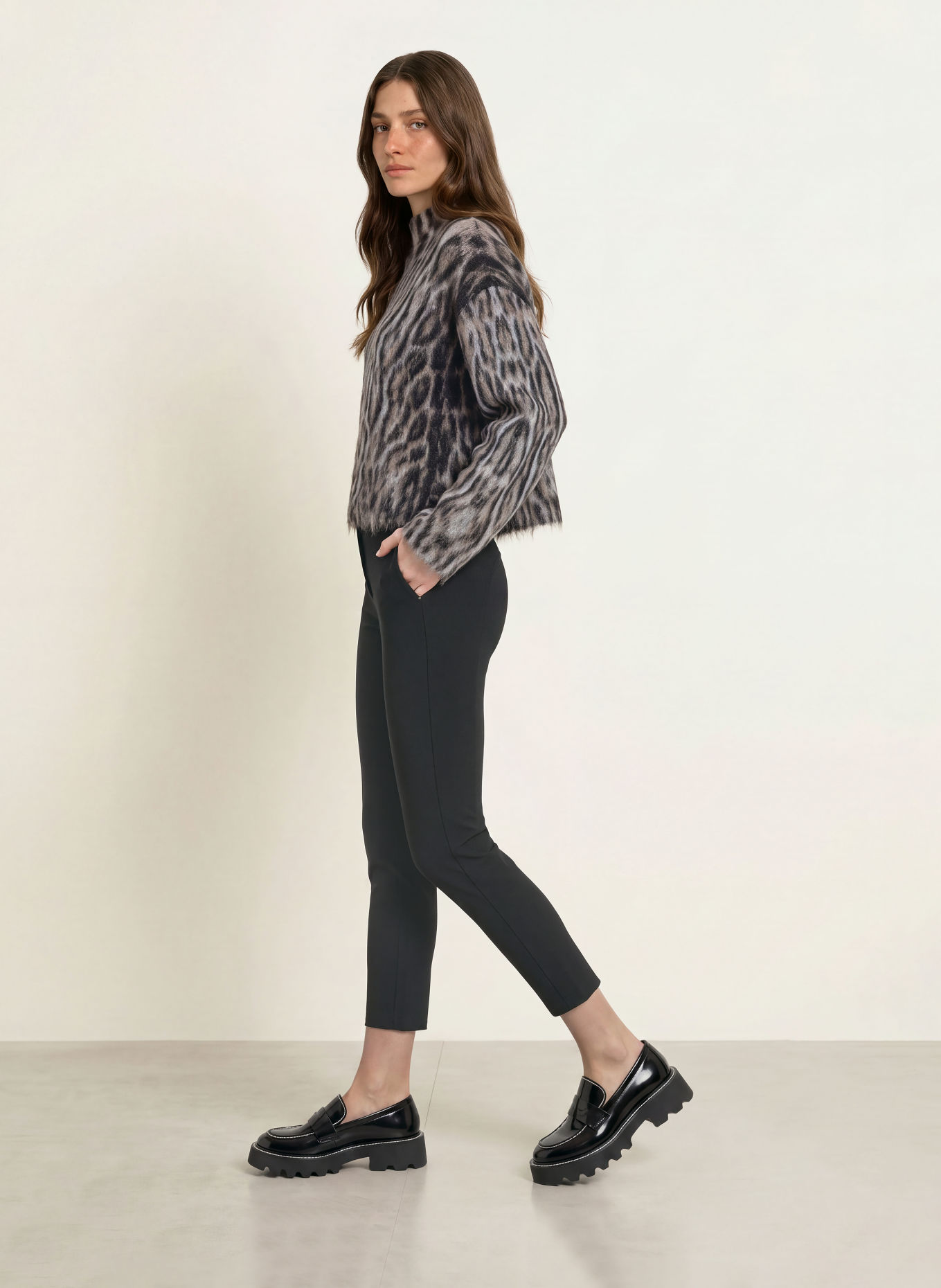 MARC CAIN SILEA 7/8-length trousers: 900 black new