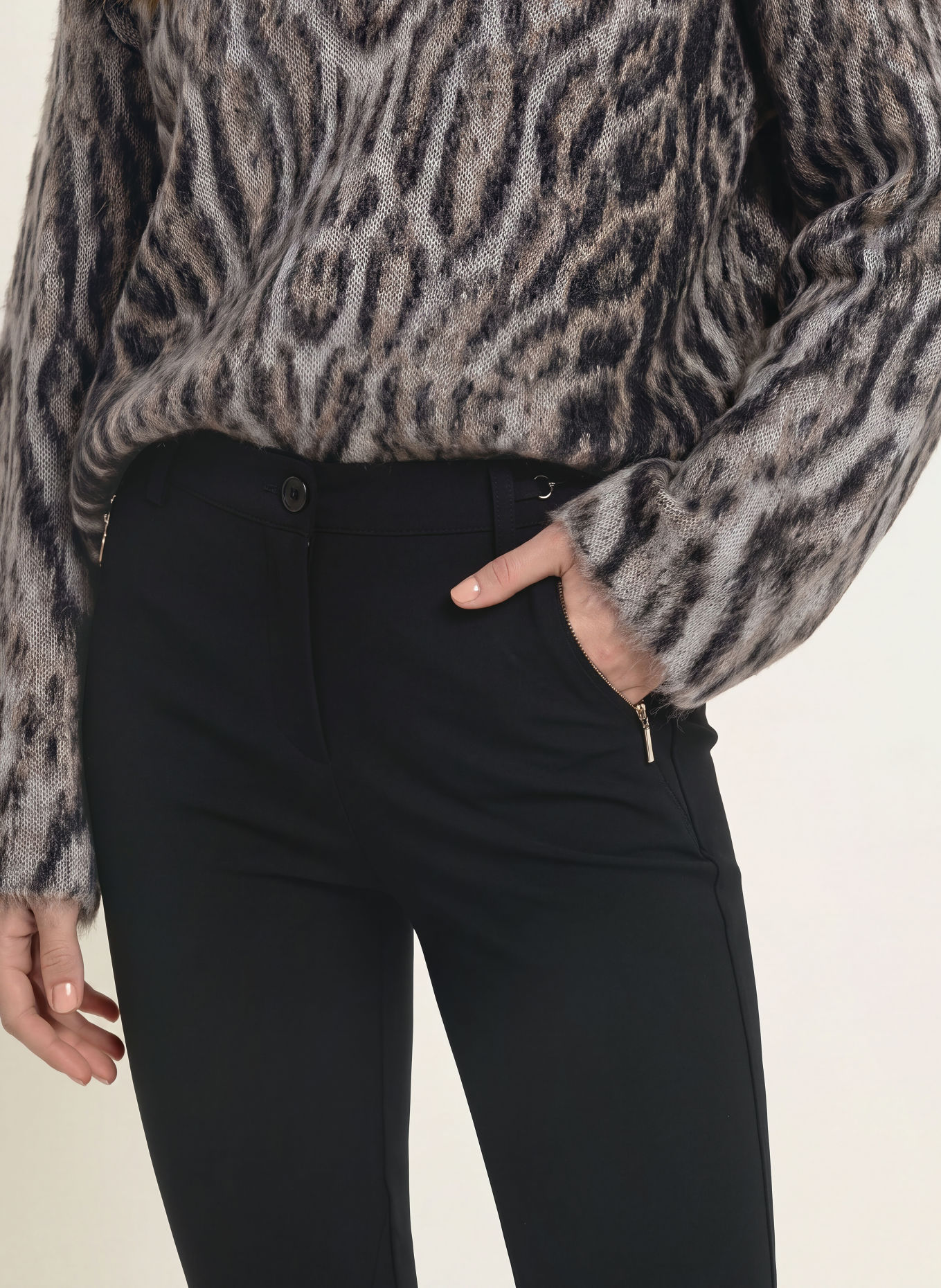 MARC CAIN SILEA 7/8-length trousers: 900 black new