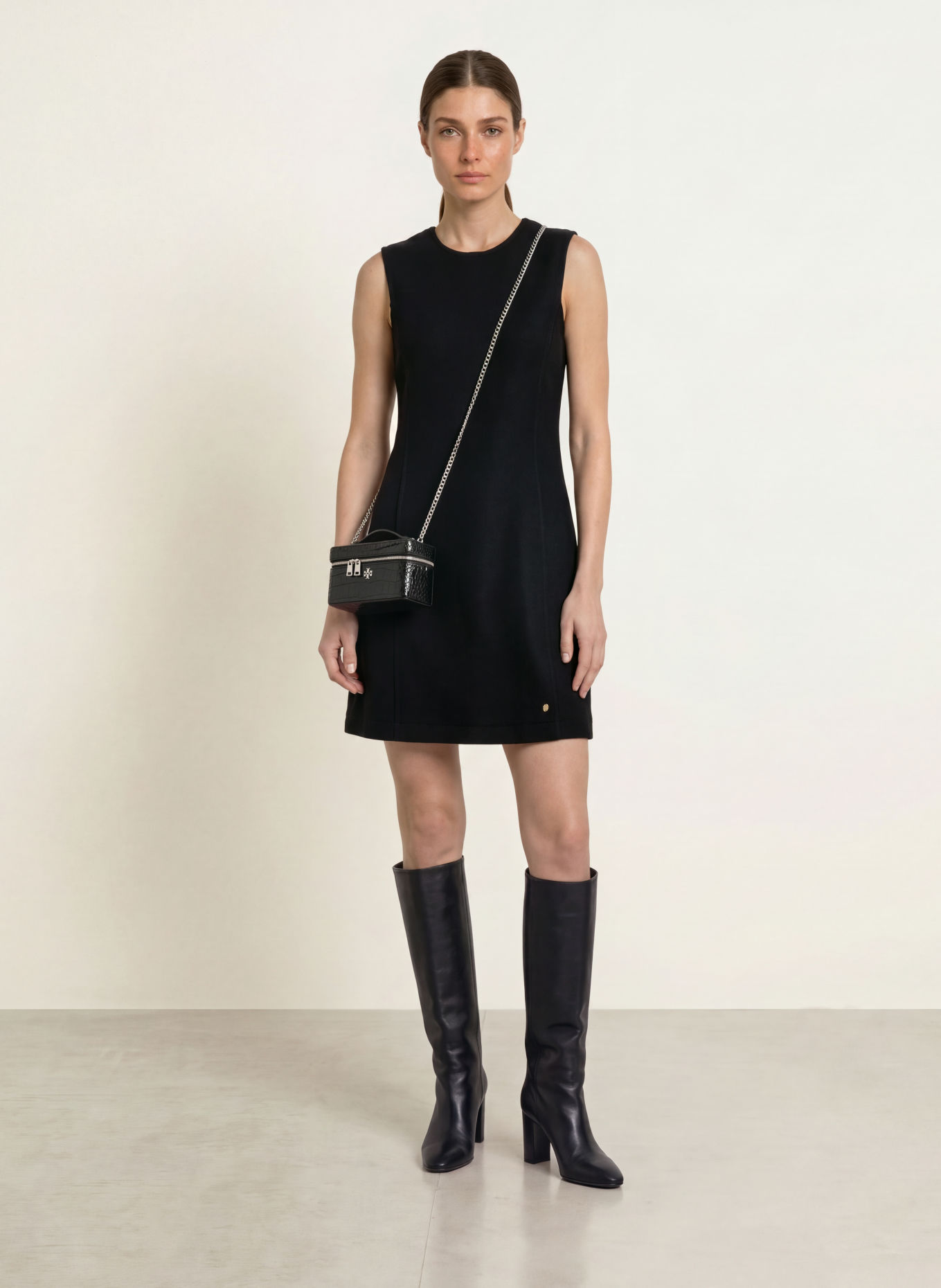 MARC CAIN Strickkleid: 900 black new