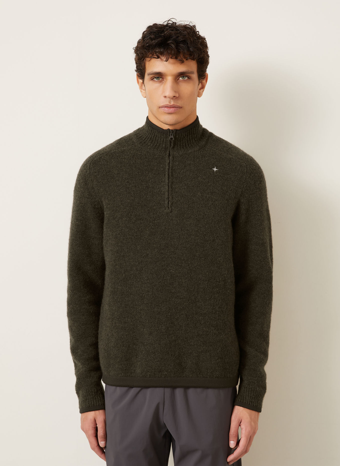 STONE ISLAND Svetr troyer STELLINA: TMAVĚ HNĚDÁ